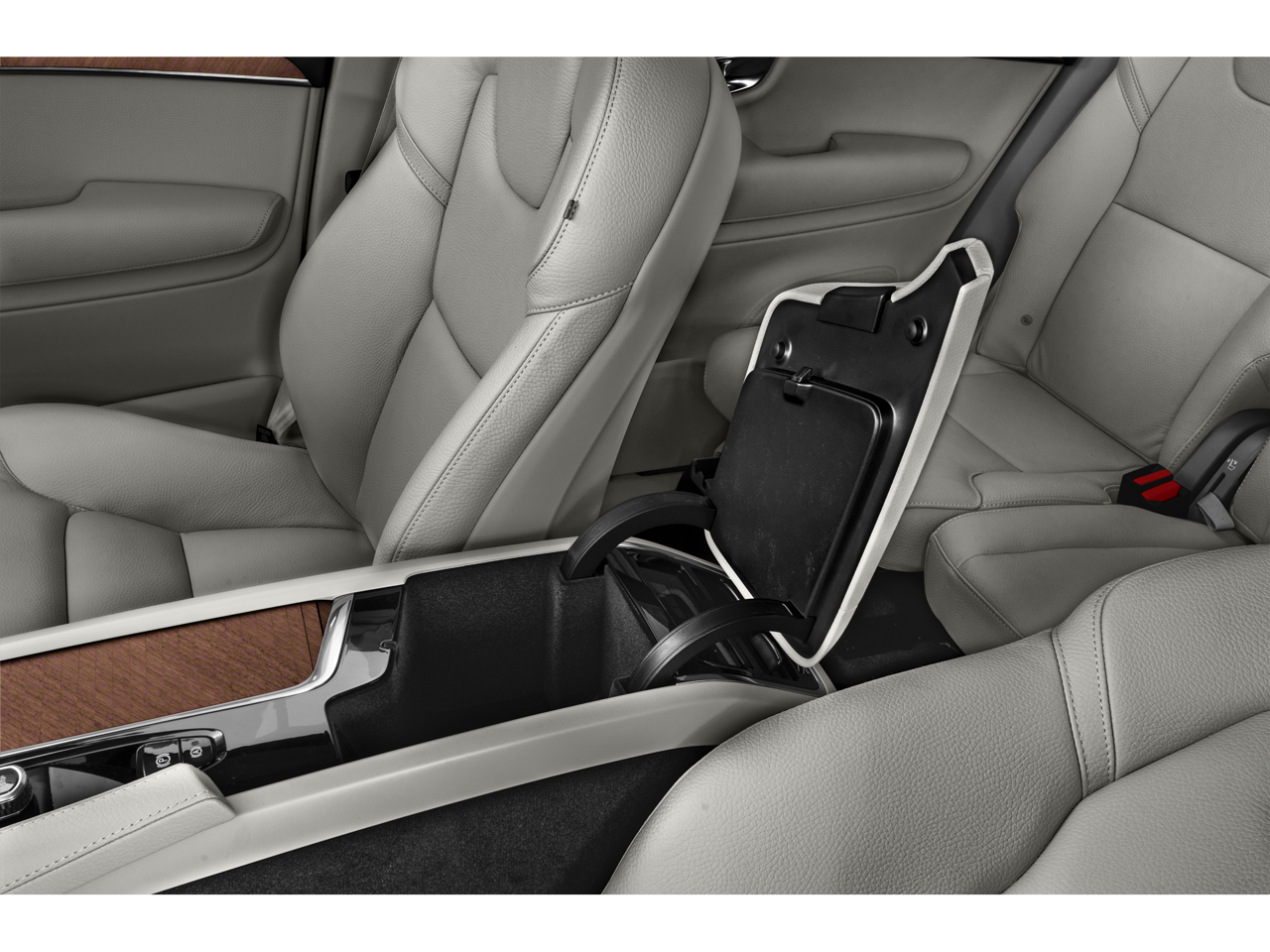 2022 Volvo XC90 T6 Momentum 7 Passenger