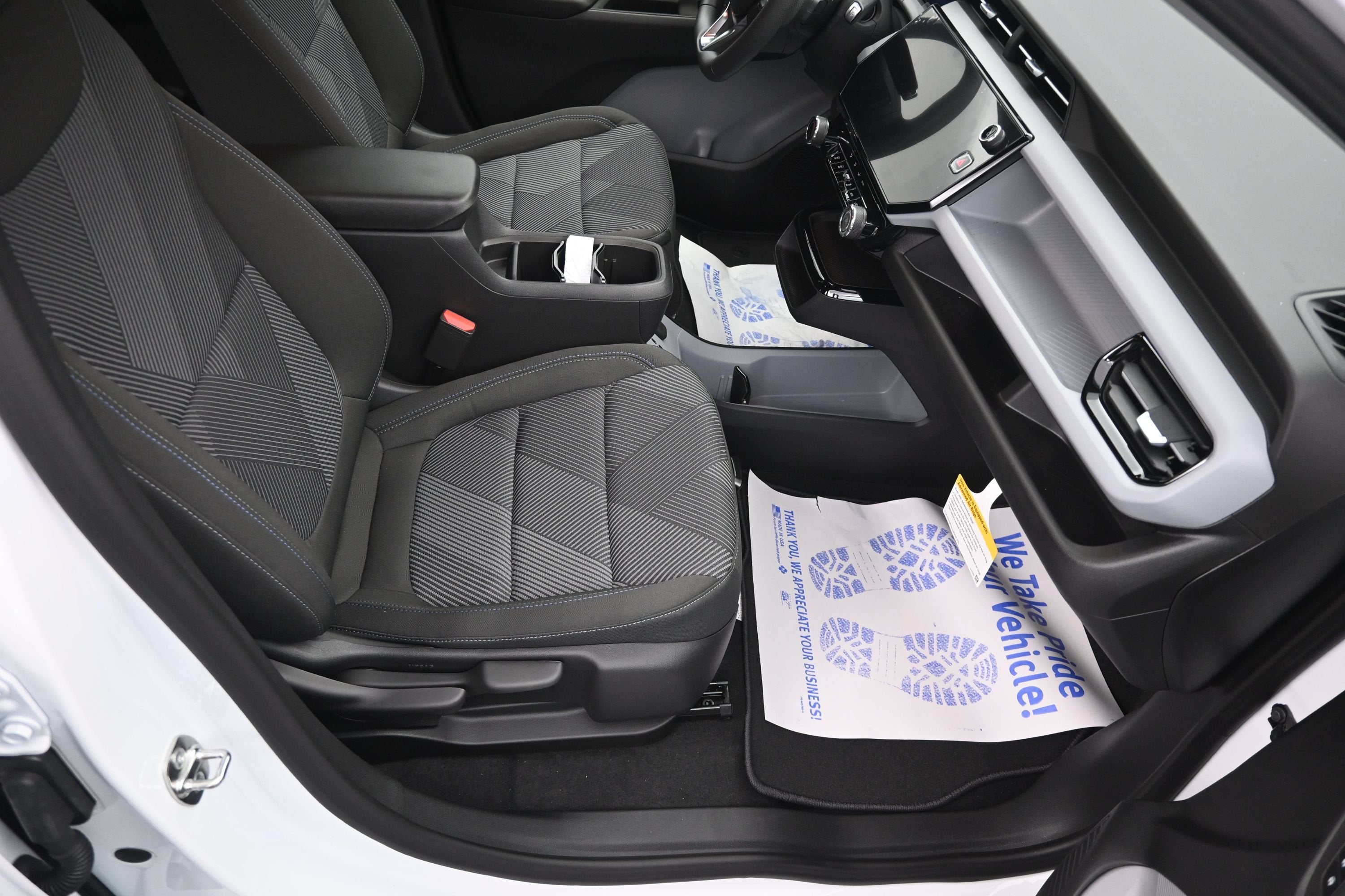 2027 Chevrolet Bolt LT - Photo 28