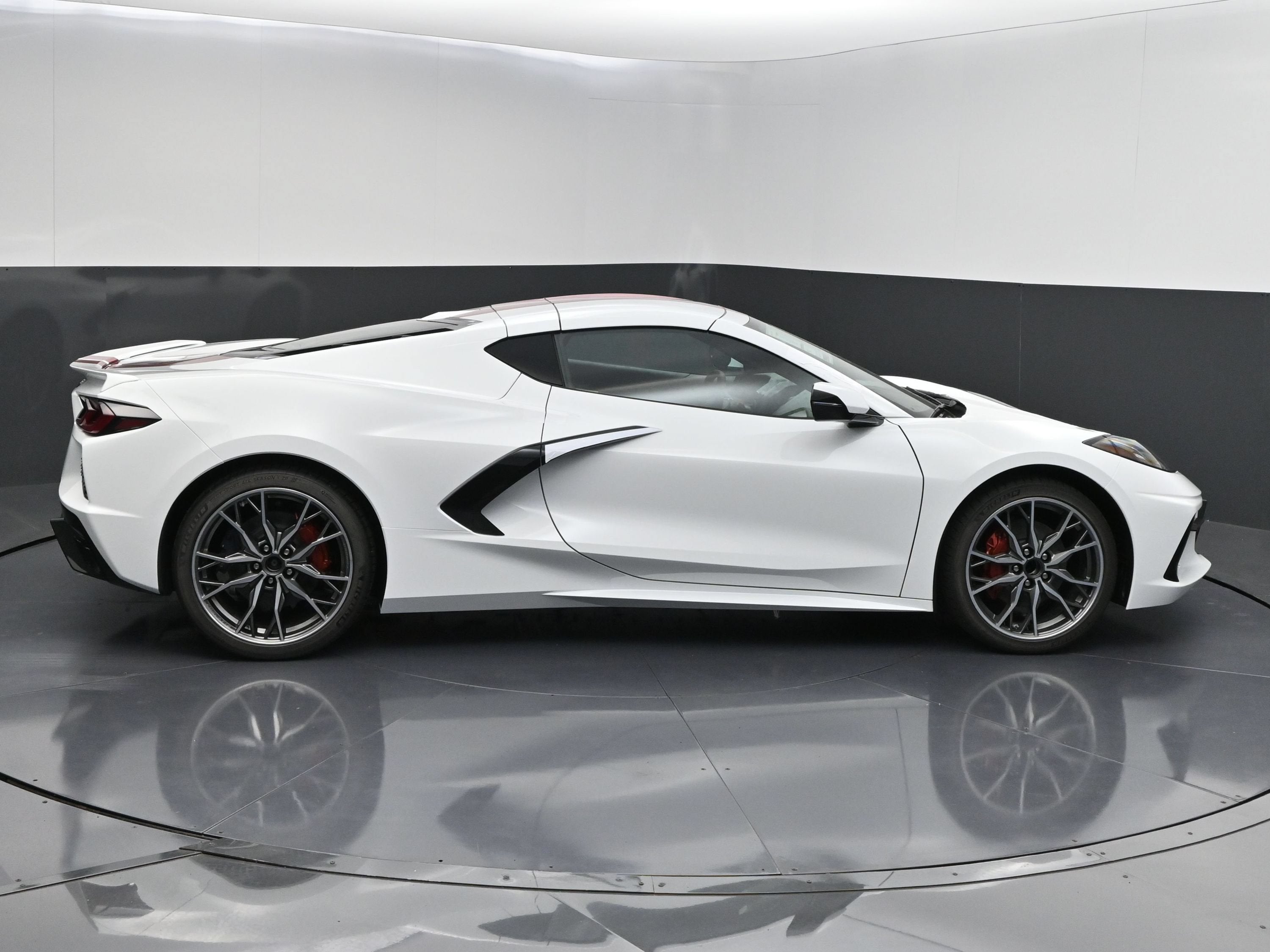 2027 Chevrolet Corvette 1LT - Photo 8