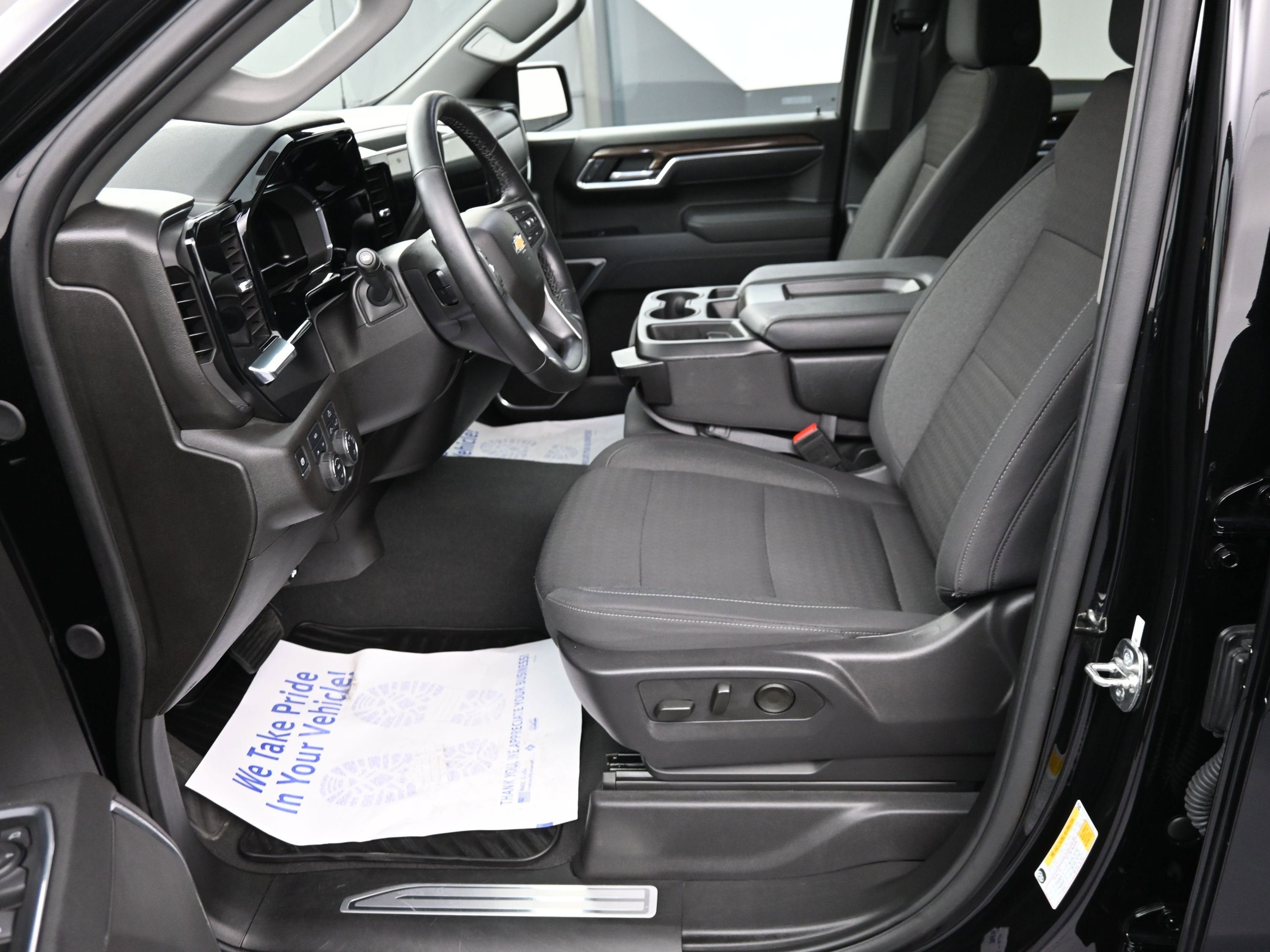 2025 Chevrolet Silverado 1500 LT (2FL)