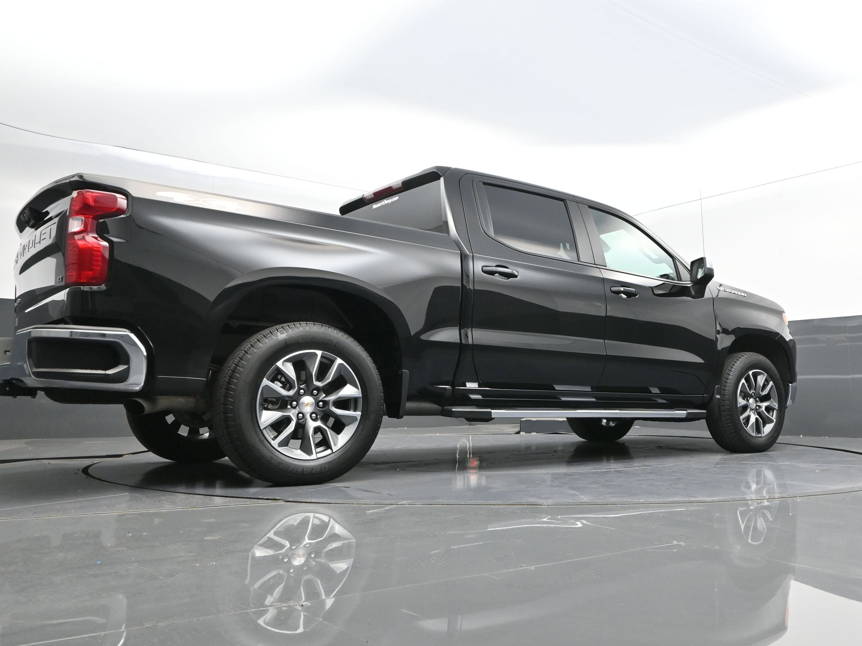 2025 Chevrolet Silverado 1500 LT (2FL)