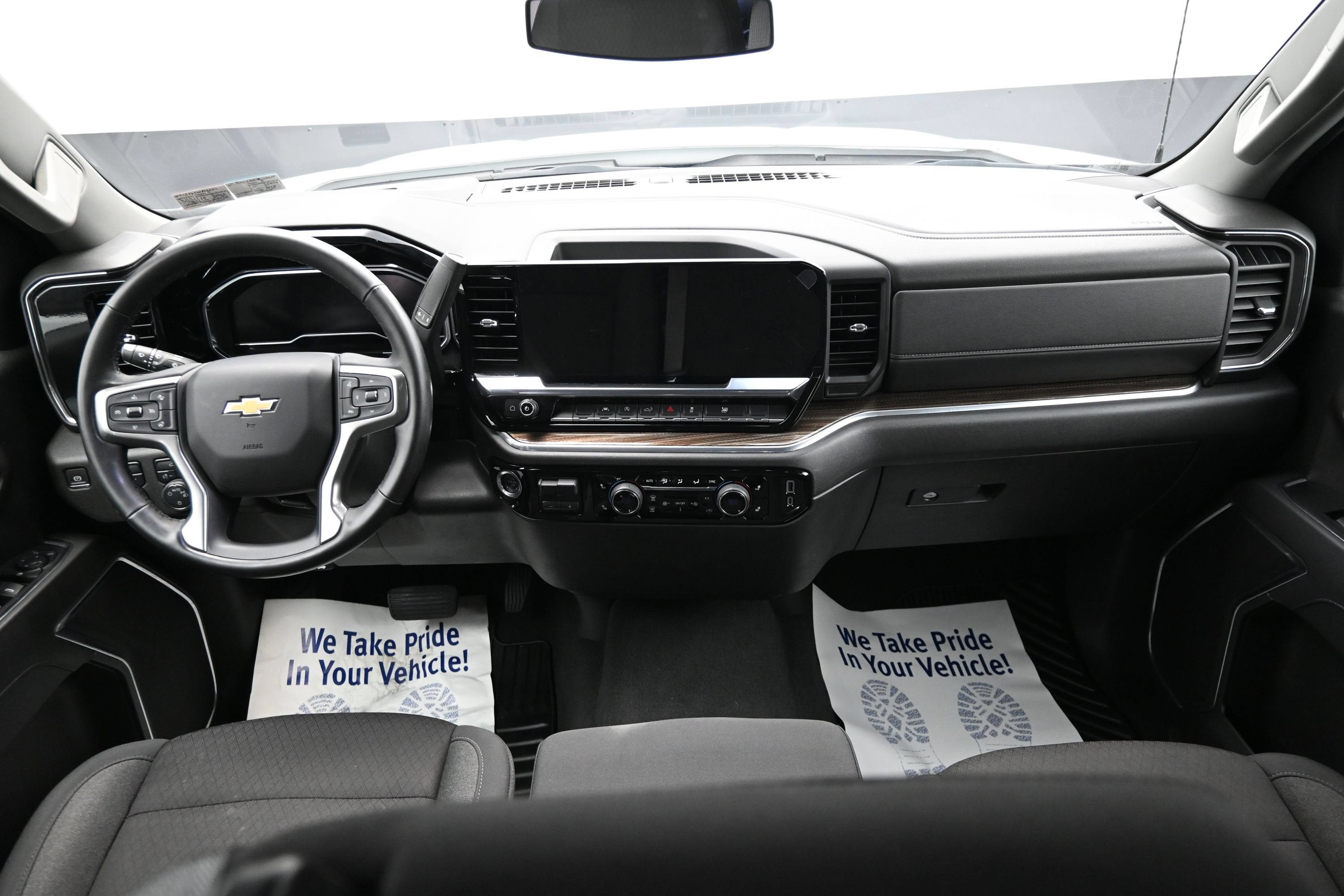2025 Chevrolet Silverado 1500 LT (2FL)