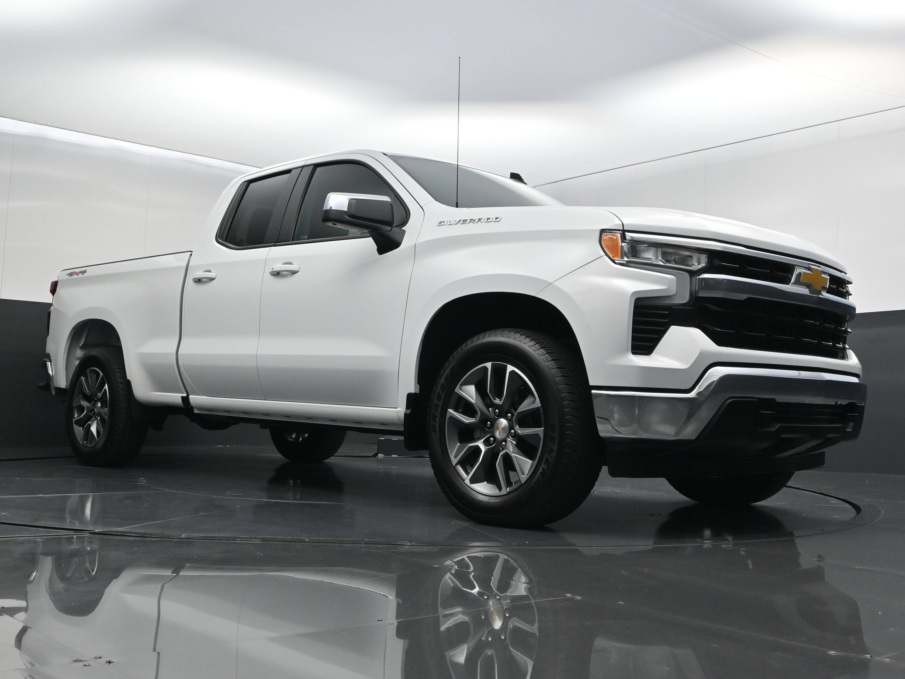 2025 Chevrolet Silverado 1500 LT (2FL)