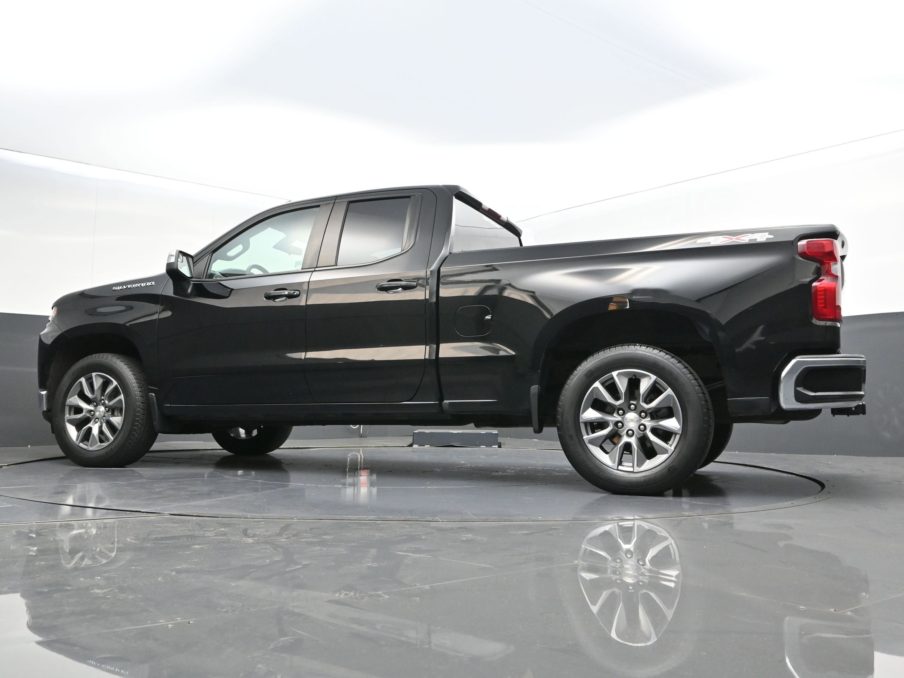 2022 Chevrolet Silverado 1500 LTD LT (2FL)