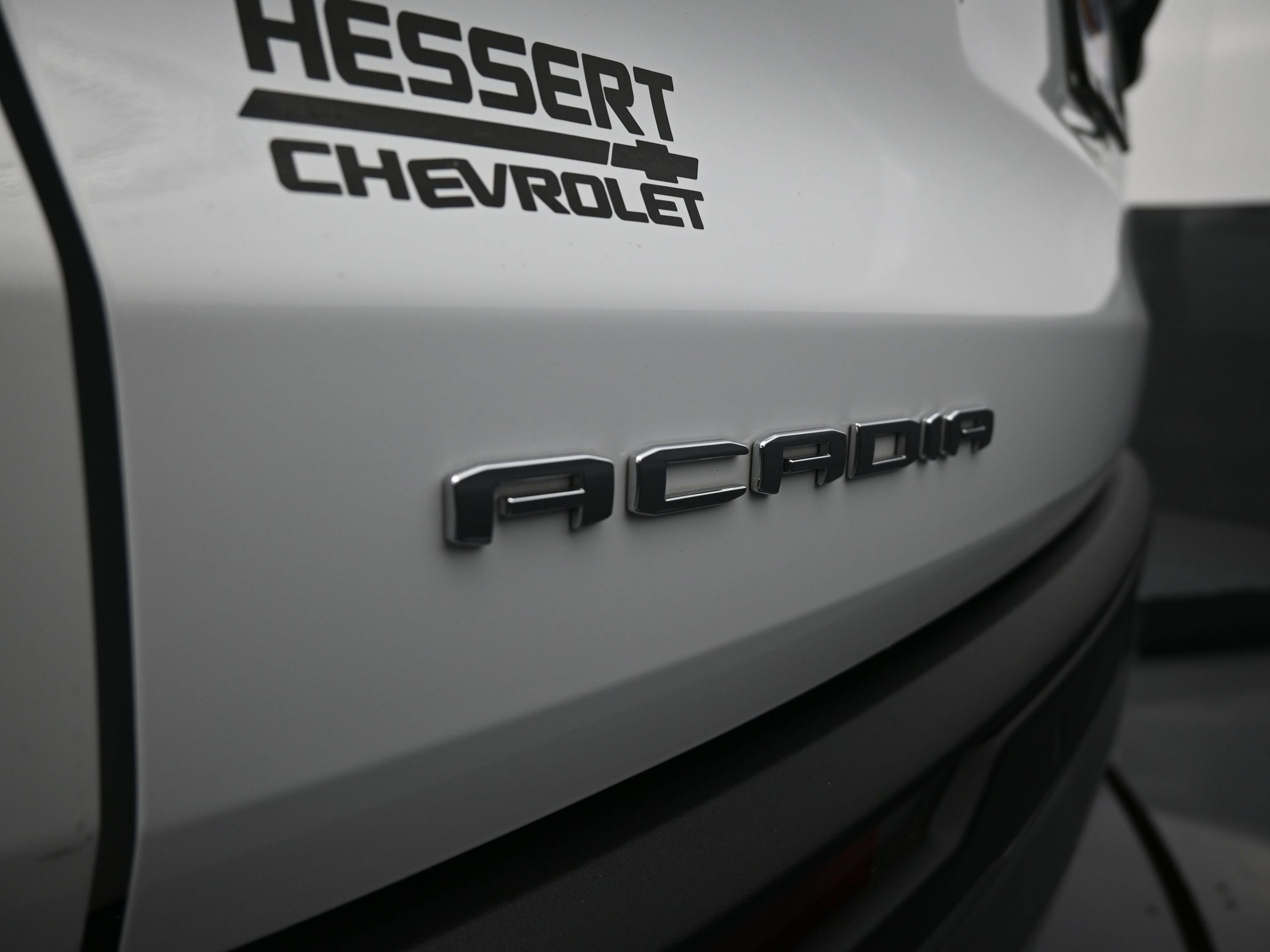 2025 GMC Acadia Elevation