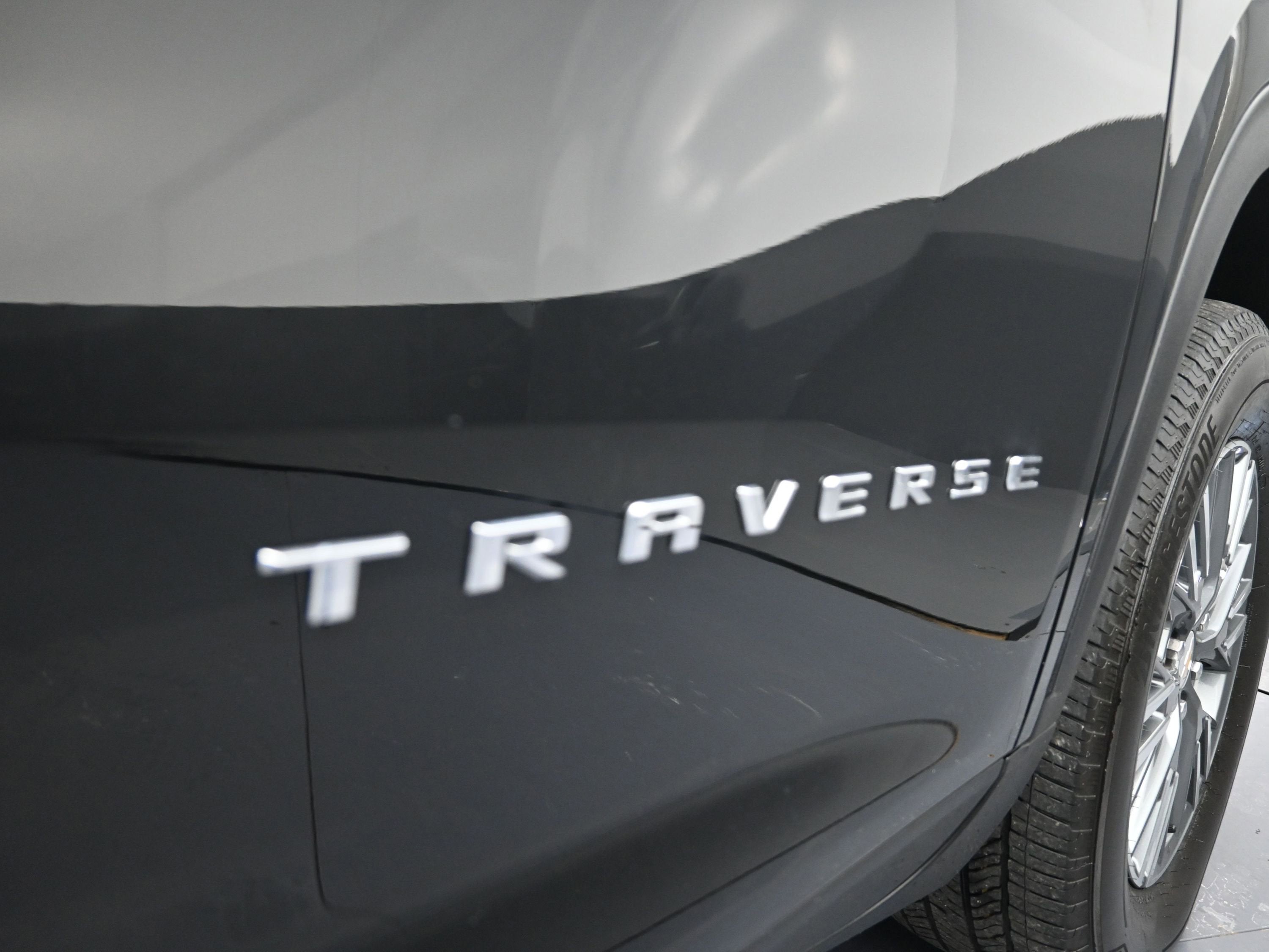 2024 Chevrolet Traverse LS