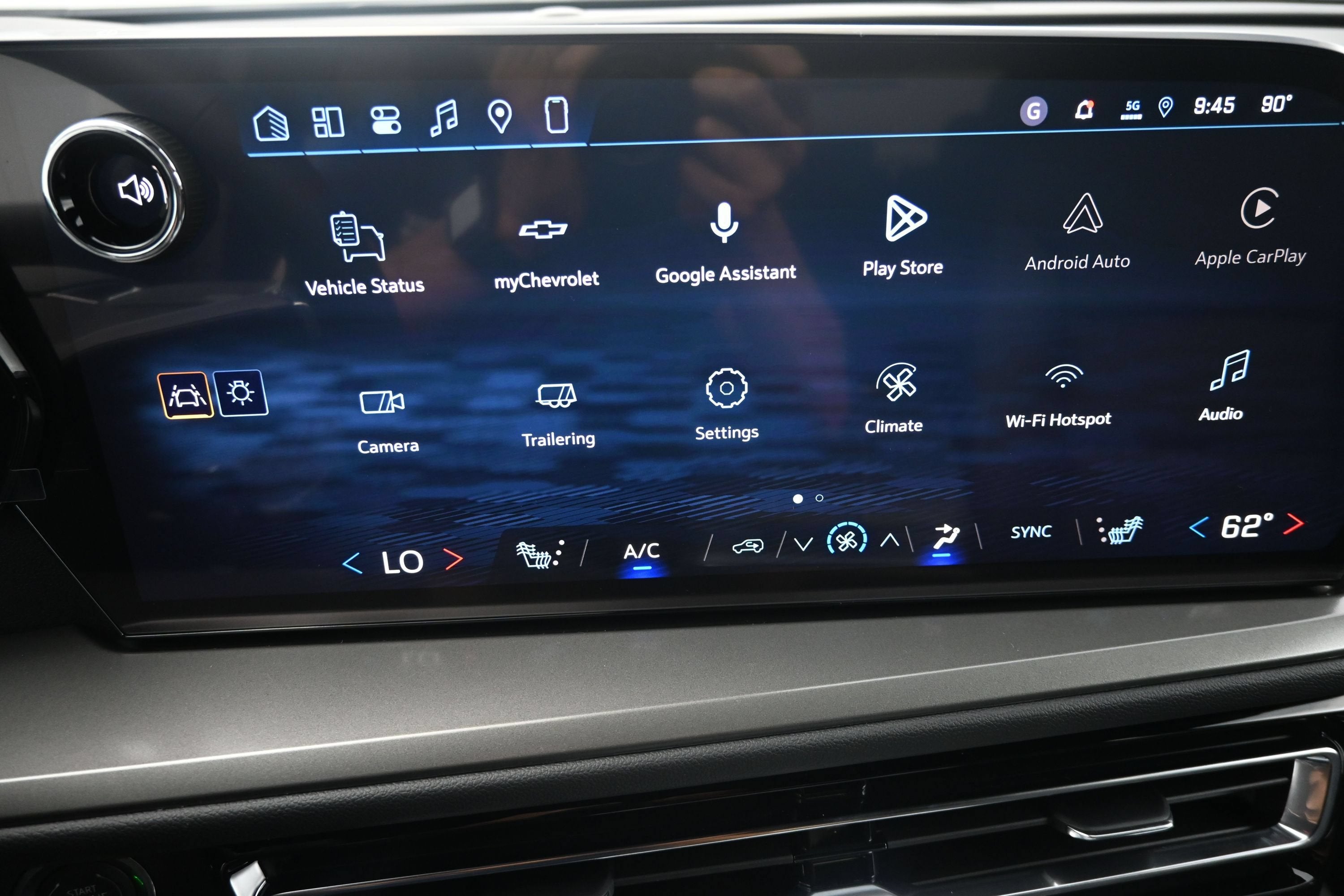 2027 Chevrolet Traverse LT - Photo 15