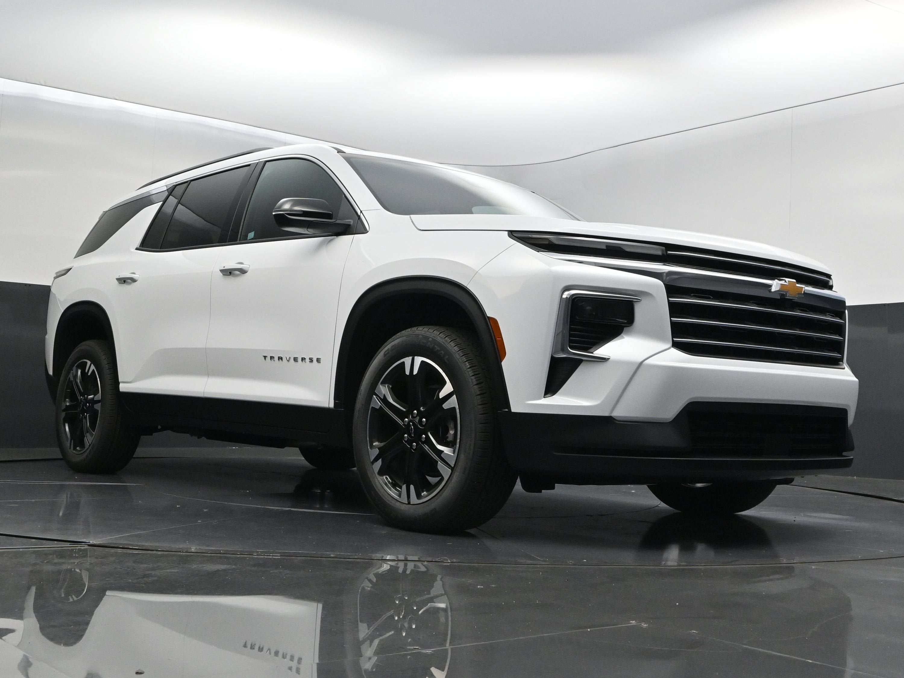 2027 Chevrolet Traverse LT - Photo 40