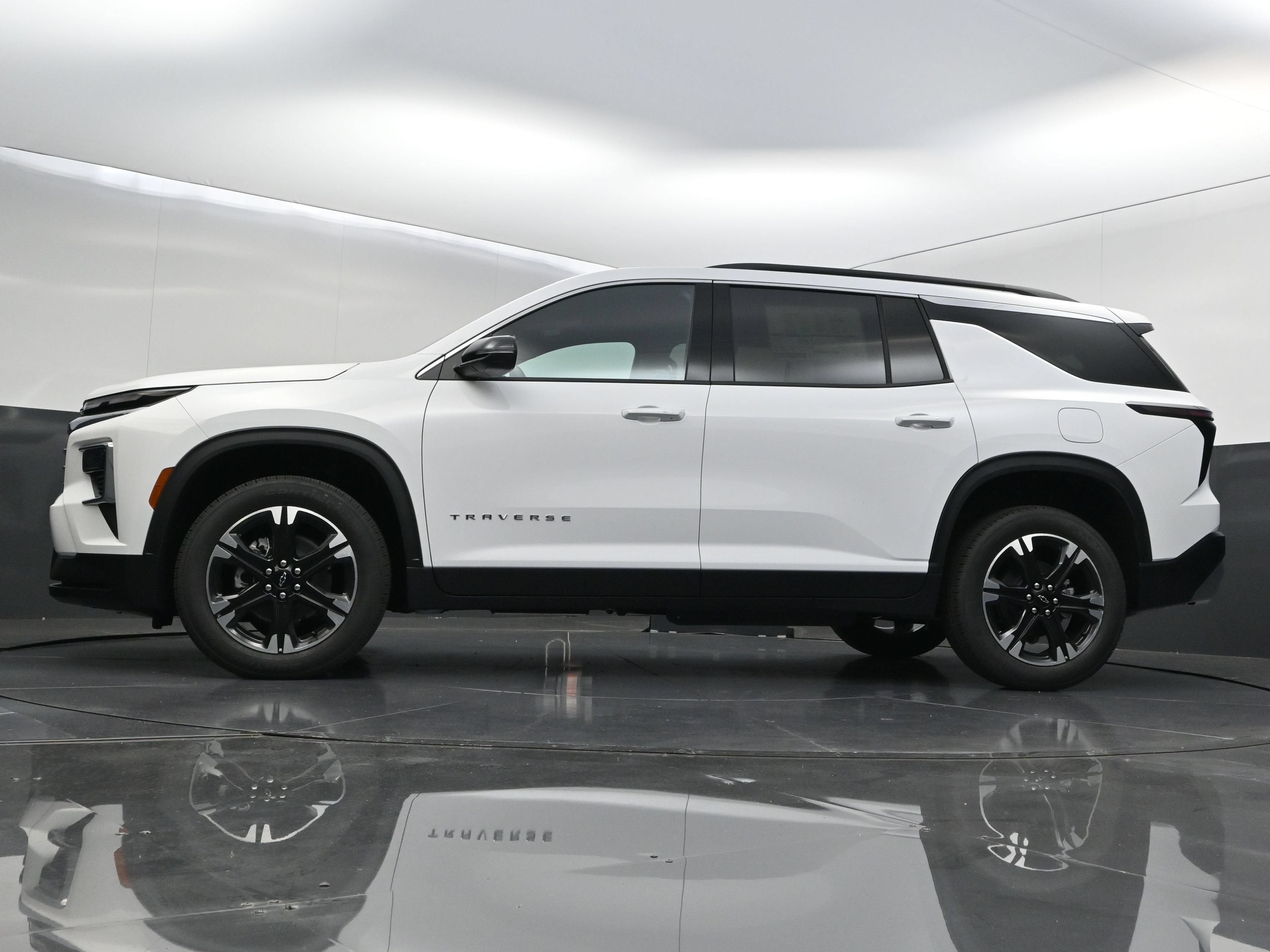 2027 Chevrolet Traverse LT - Photo 43