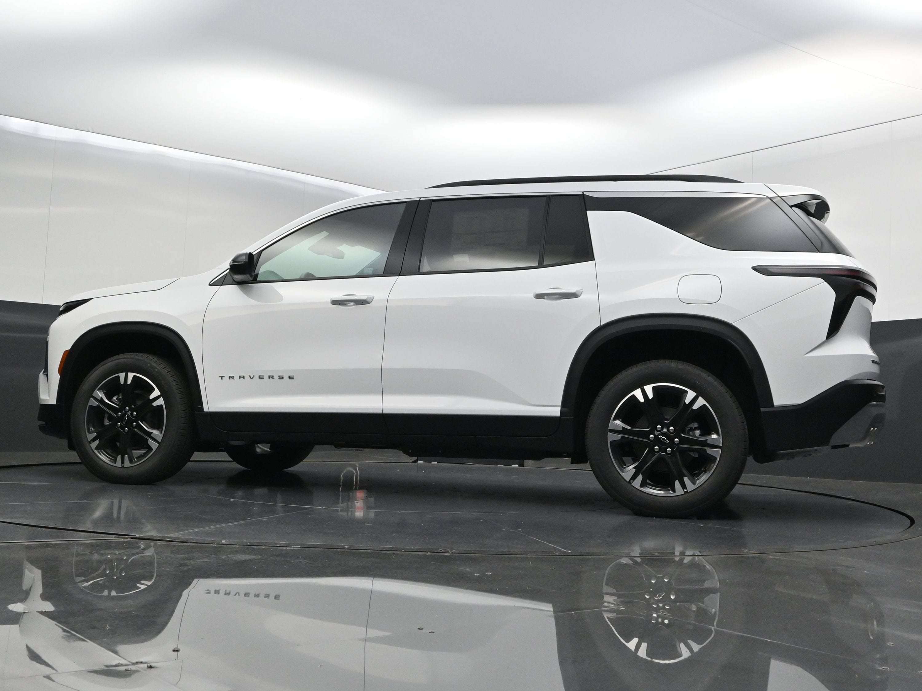 2027 Chevrolet Traverse LT - Photo 44