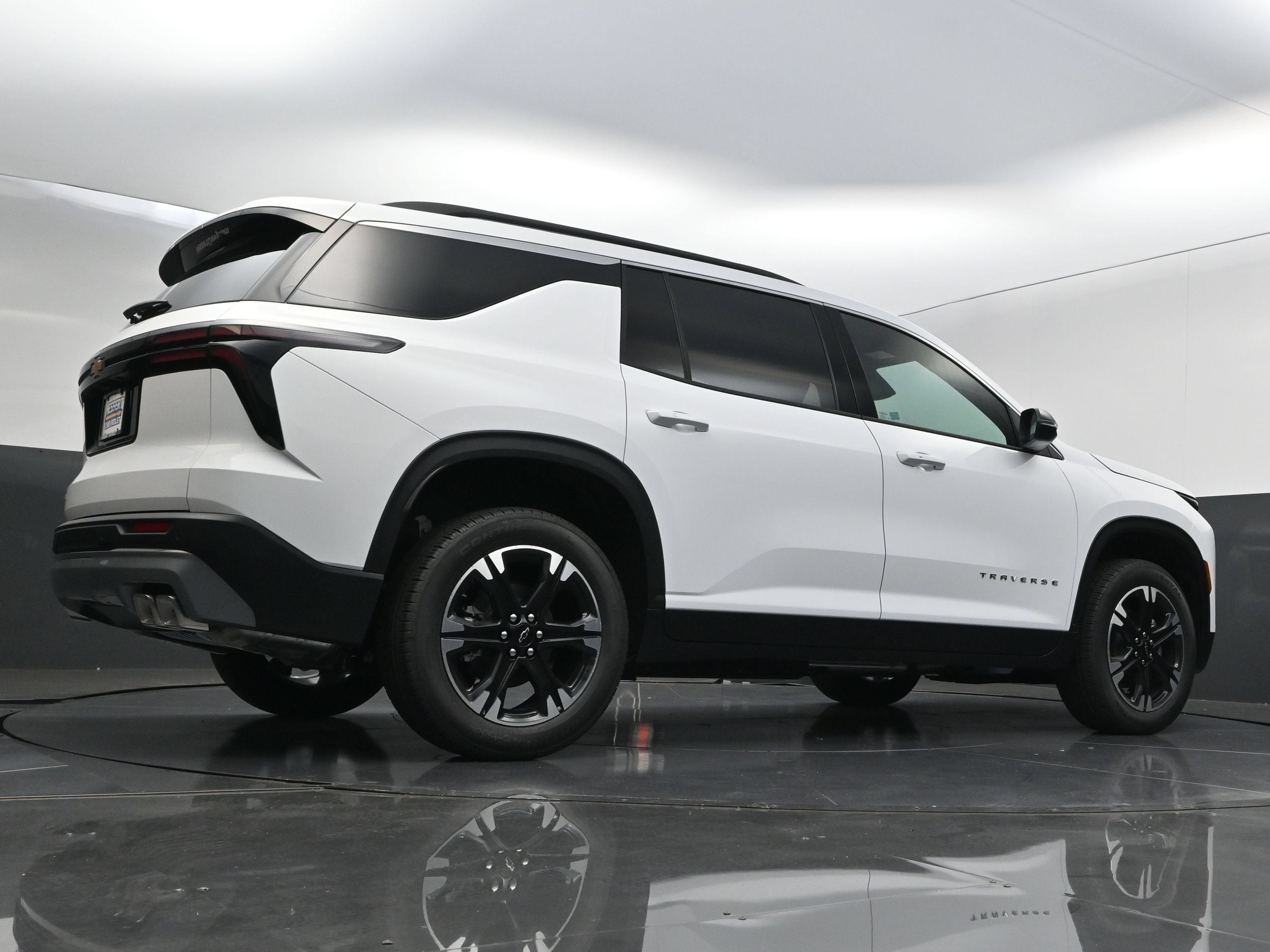 2027 Chevrolet Traverse LT - Photo 46