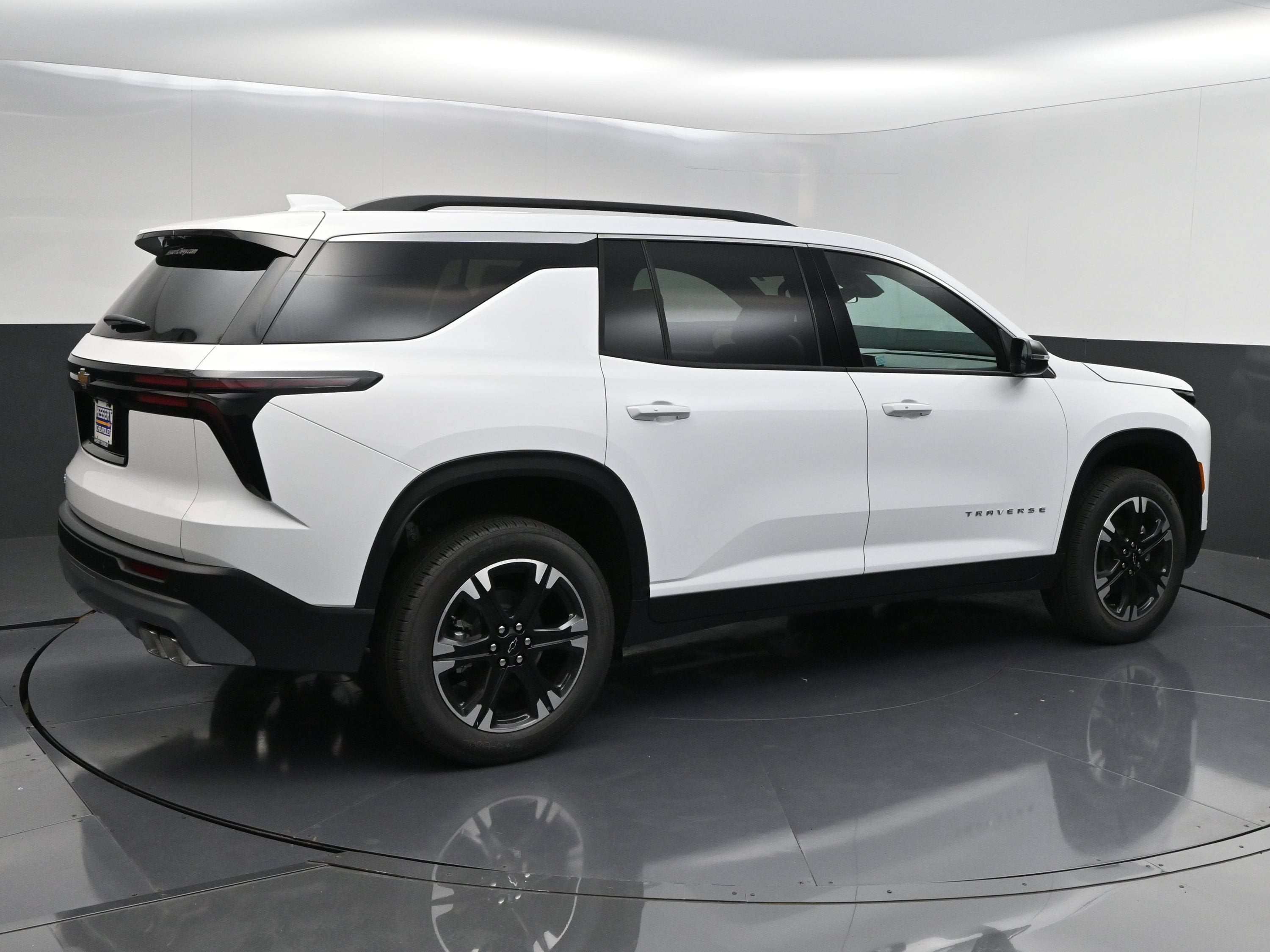 2027 Chevrolet Traverse LT - Photo 7