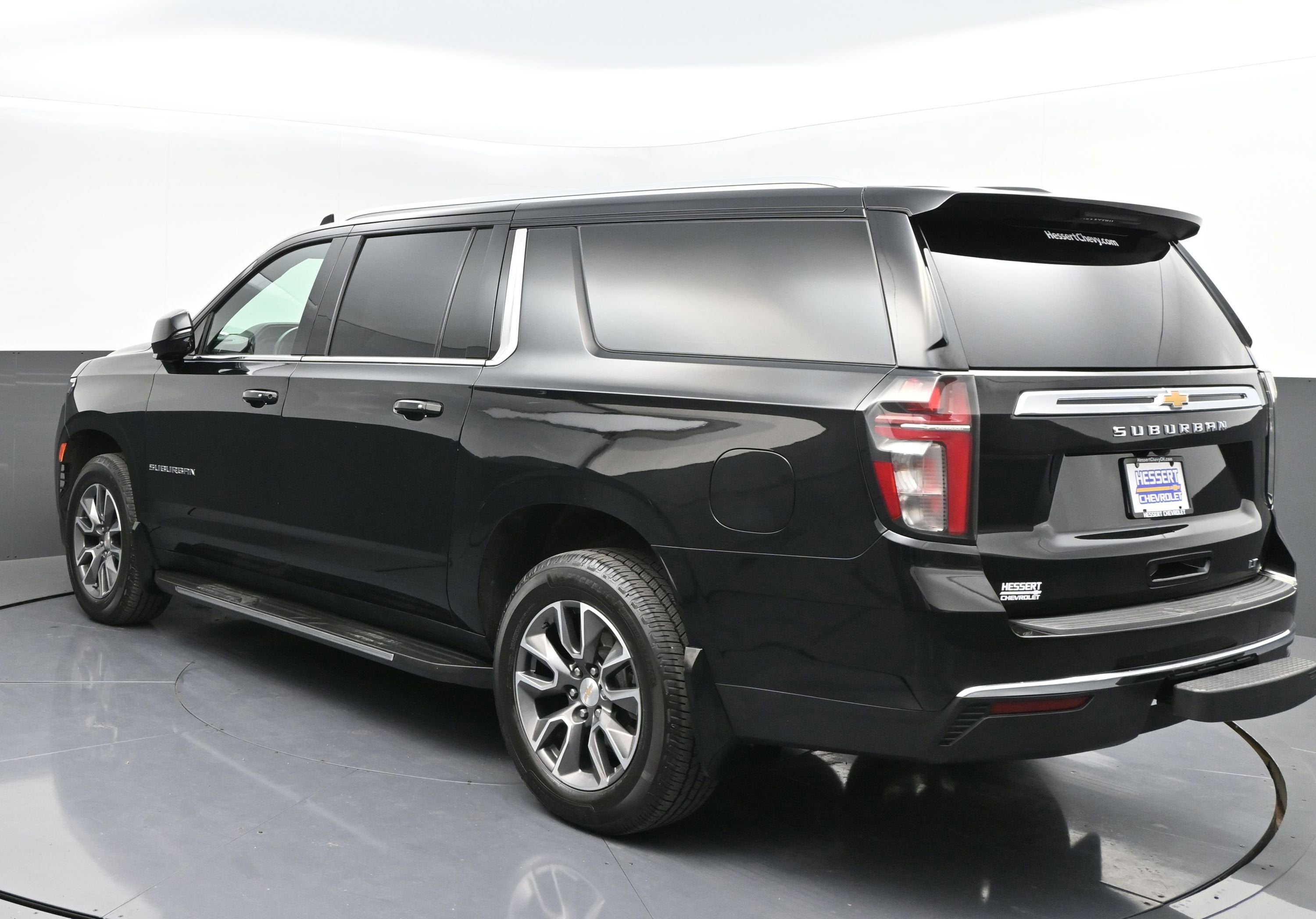 2023 Chevrolet Suburban LT