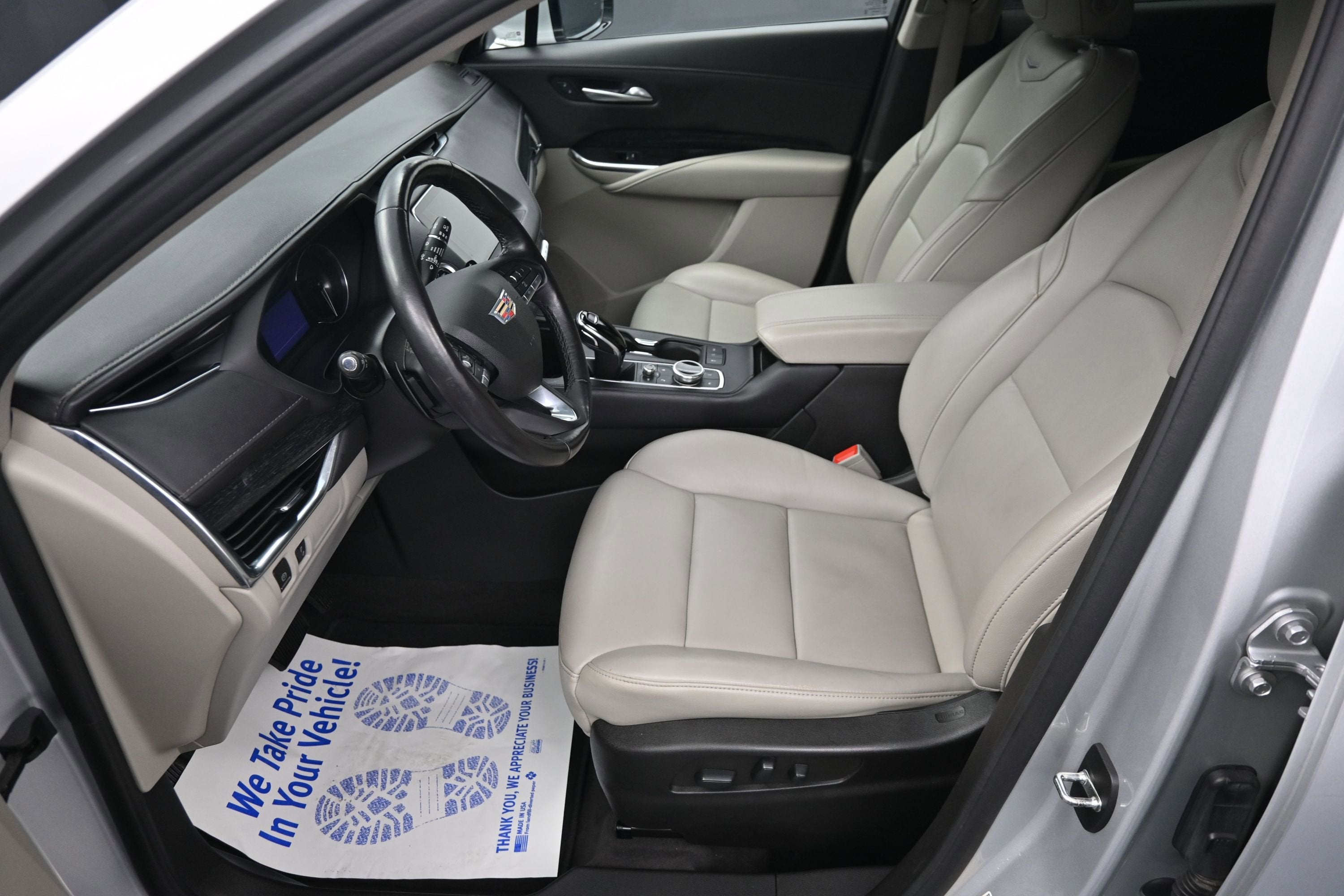 2022 Cadillac XT4 Premium Luxury