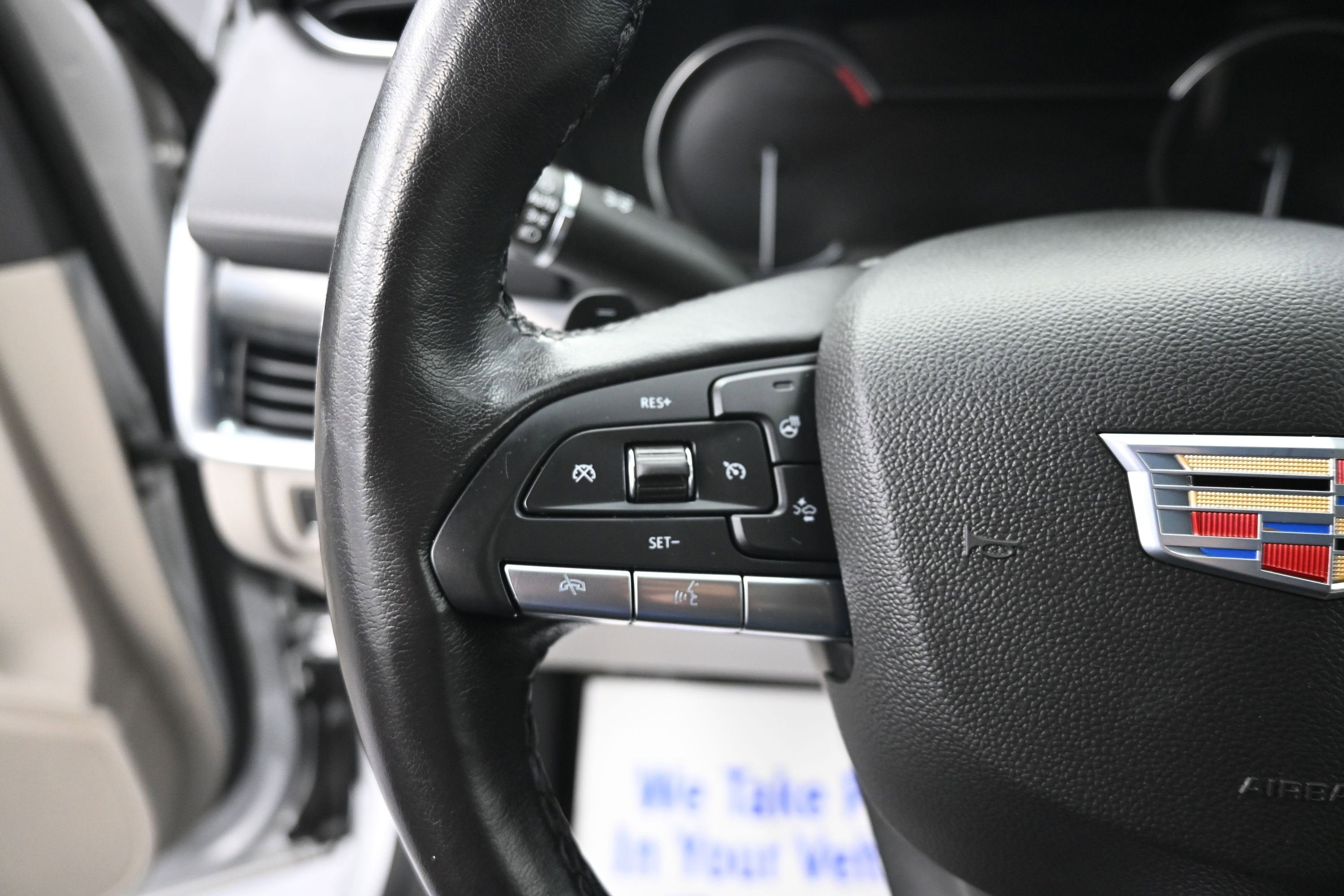 2022 Cadillac XT4 Premium Luxury