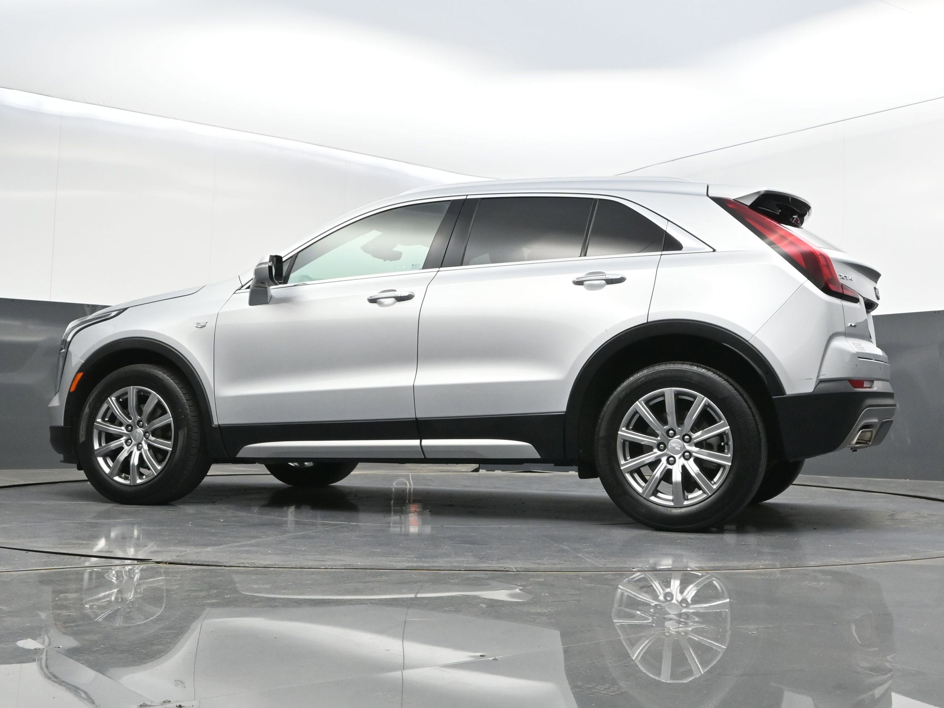 2022 Cadillac XT4 Premium Luxury