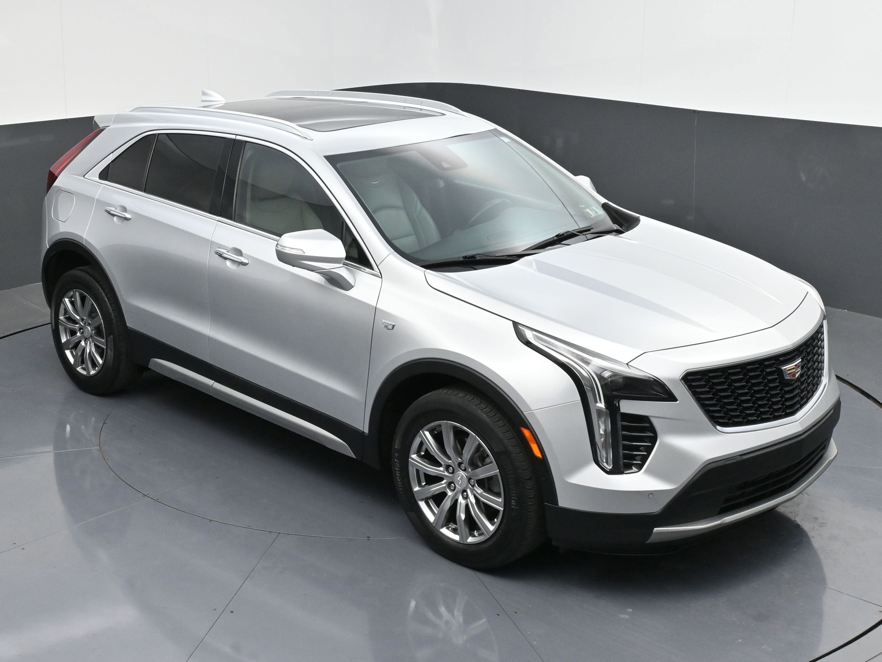 2022 Cadillac XT4 Premium Luxury