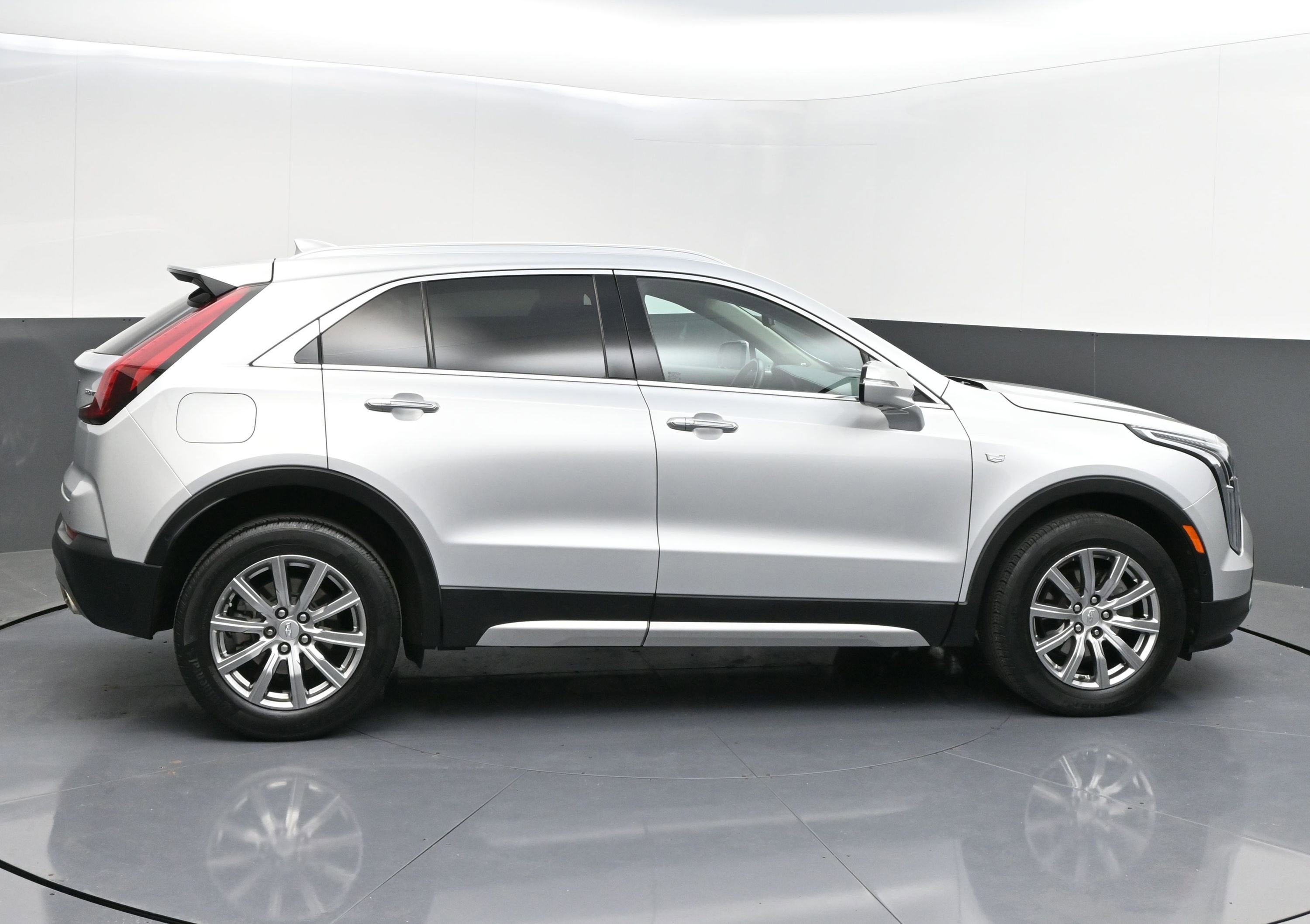 2022 Cadillac XT4 Premium Luxury