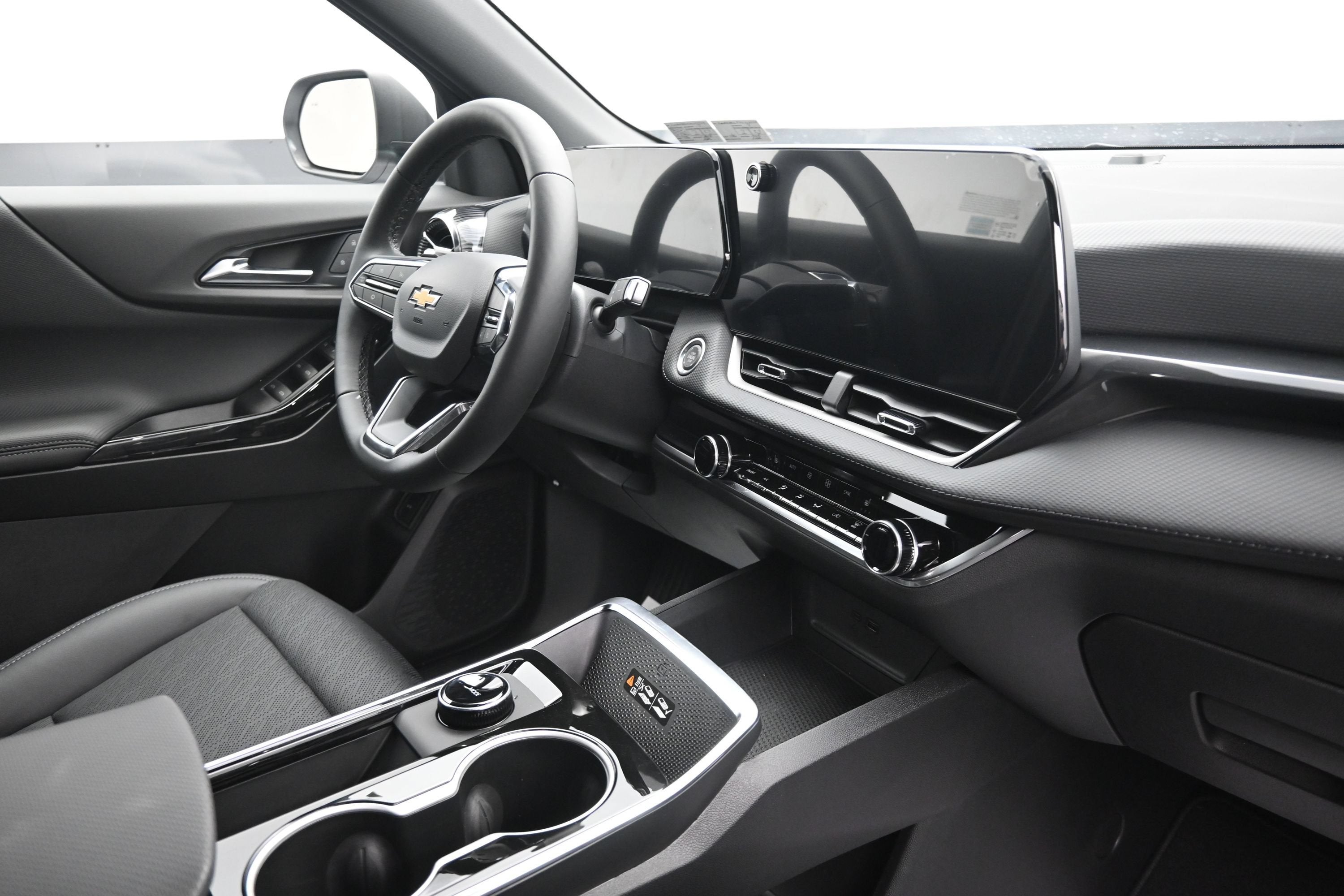 2027 Chevrolet Equinox LT - Photo 31
