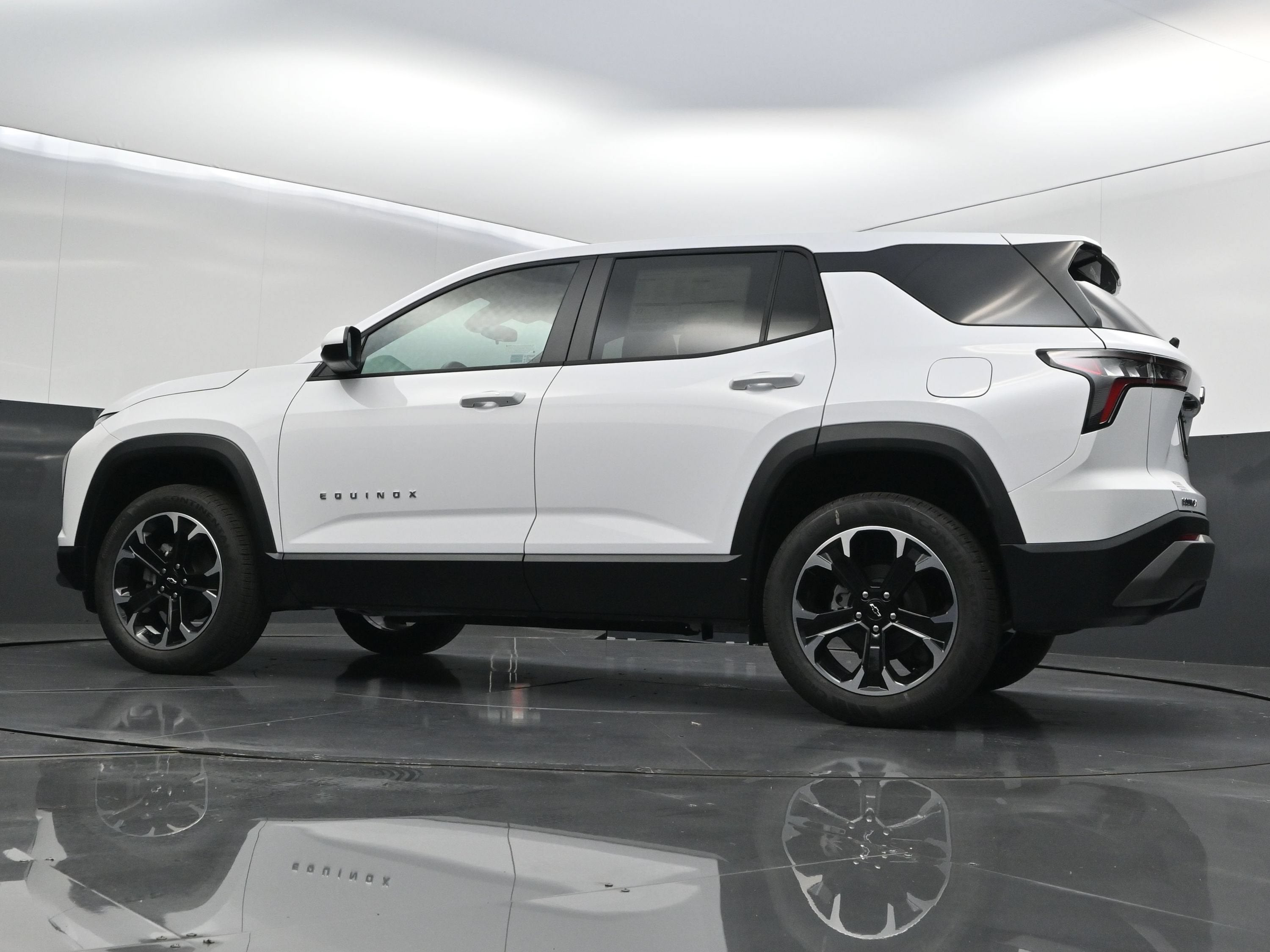2027 Chevrolet Equinox LT - Photo 40