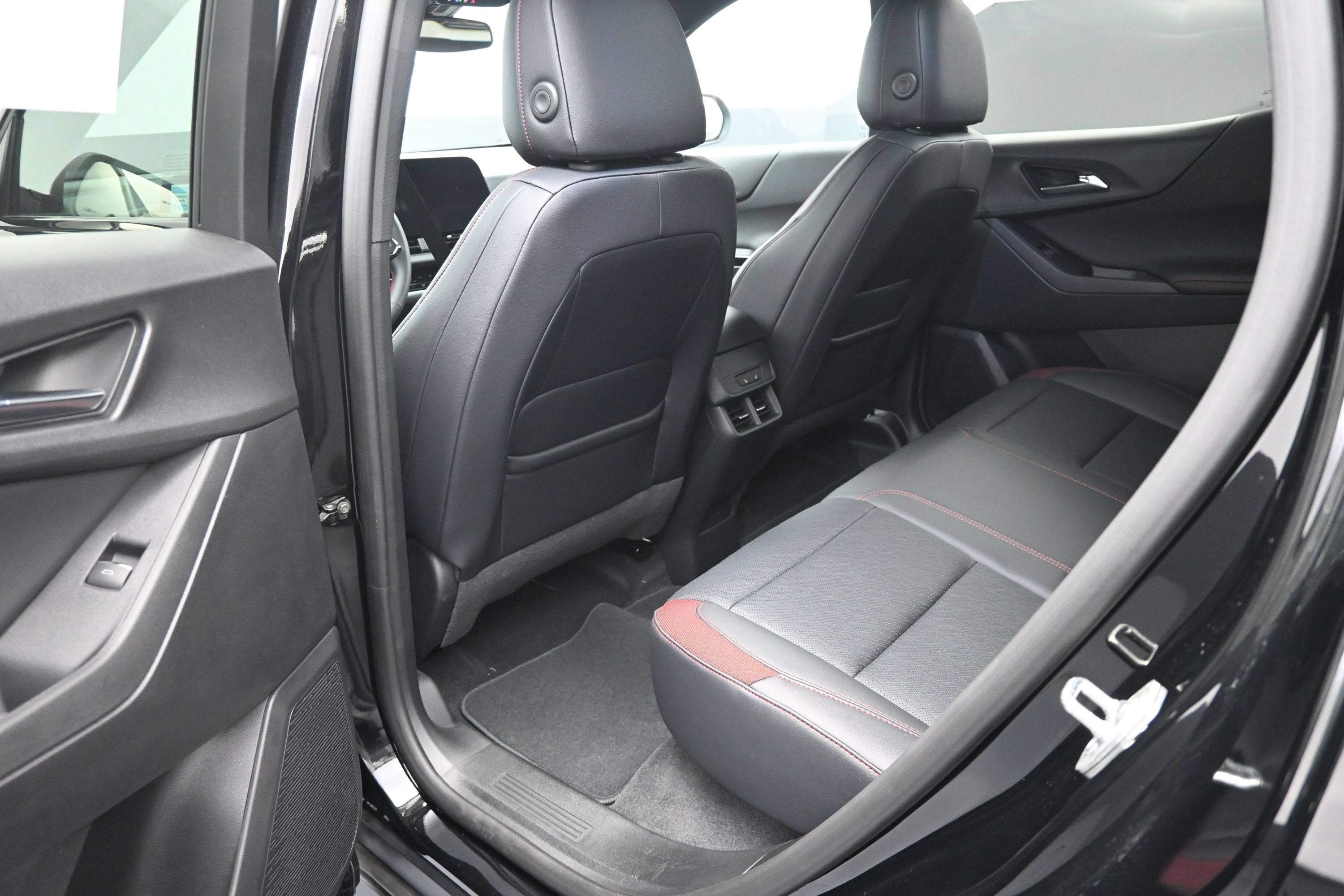 2027 Chevrolet Equinox RS - Photo 30