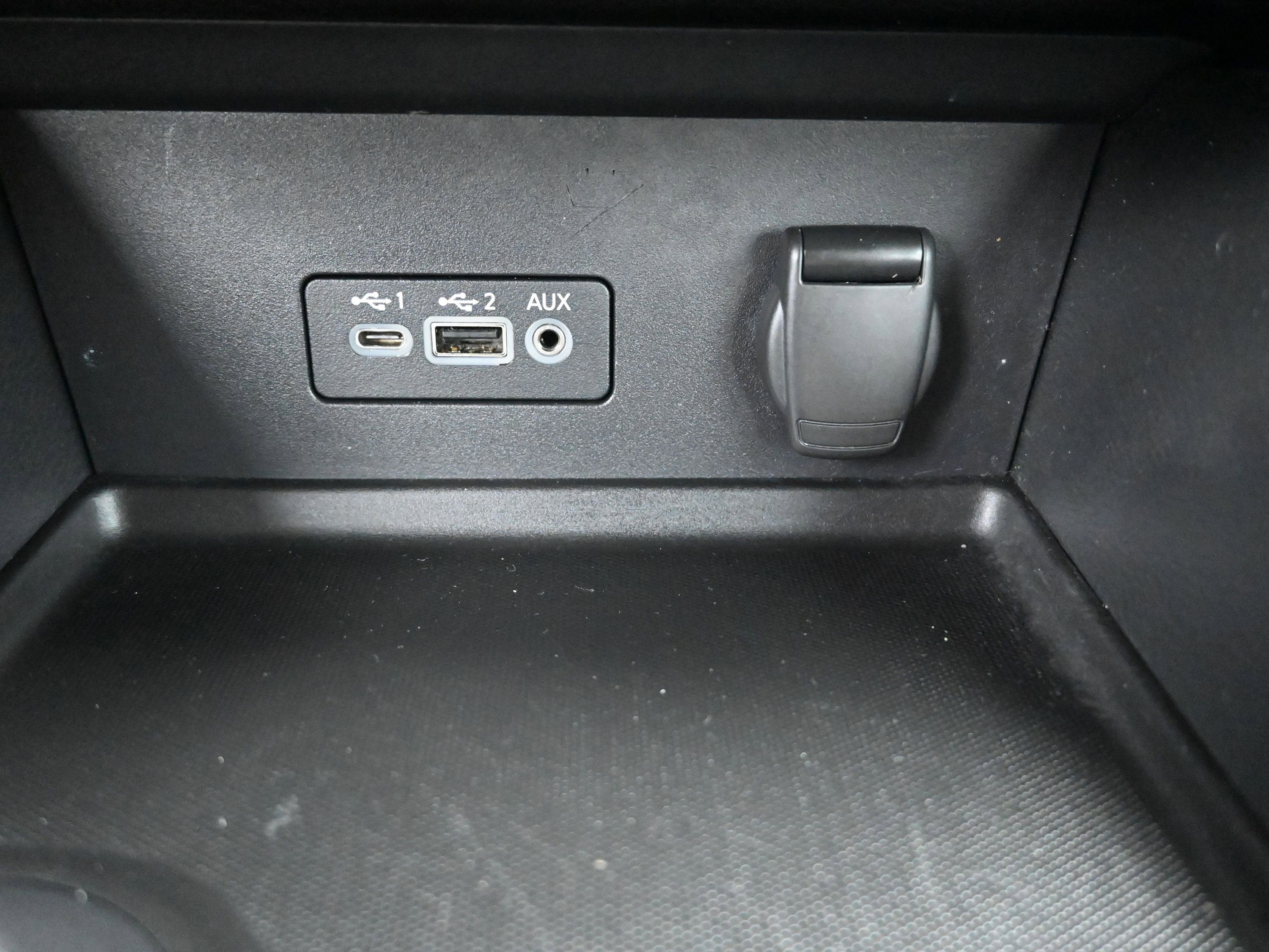 2022 Nissan Sentra SV Xtronic CVT