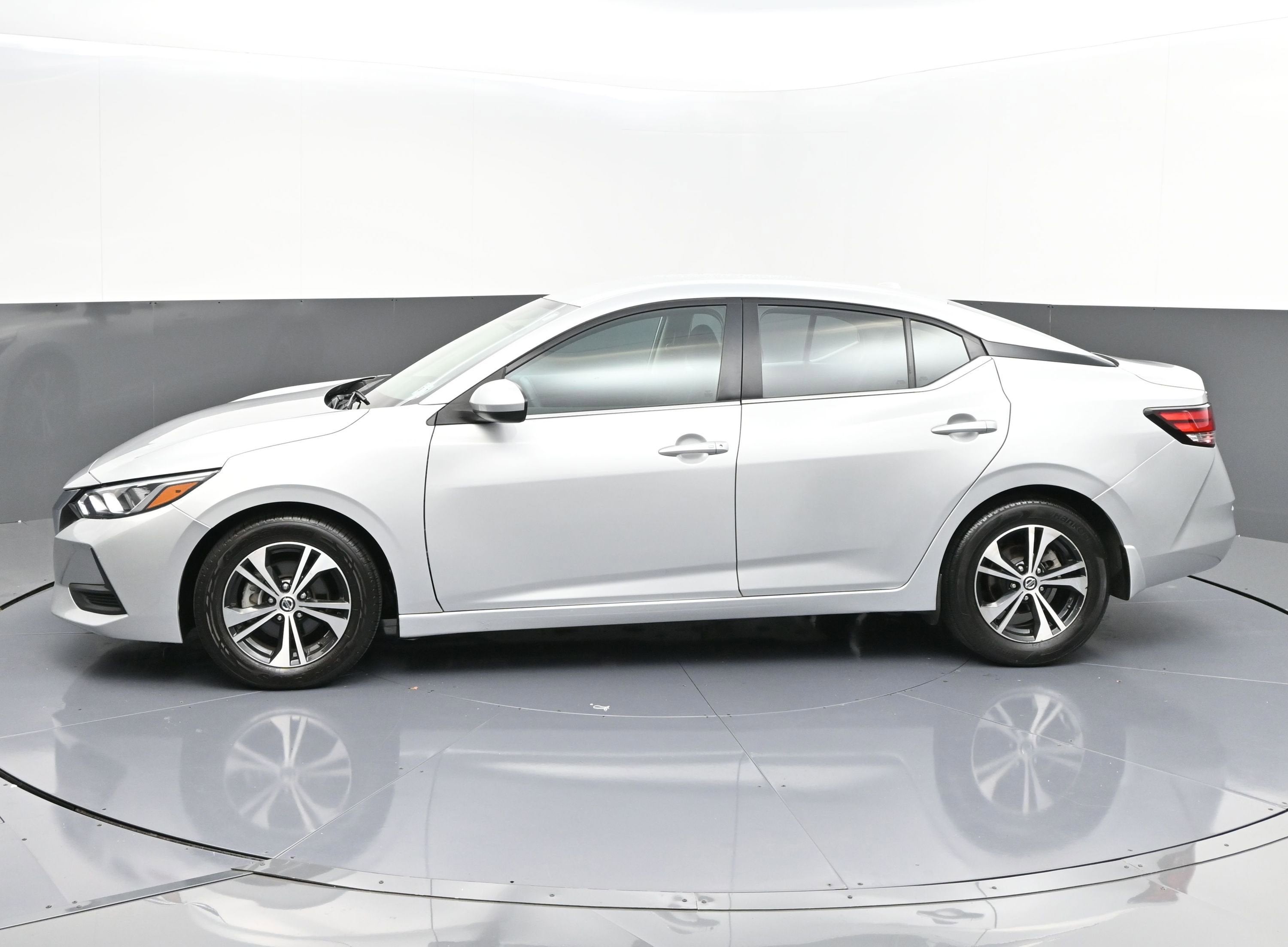 2022 Nissan Sentra SV Xtronic CVT