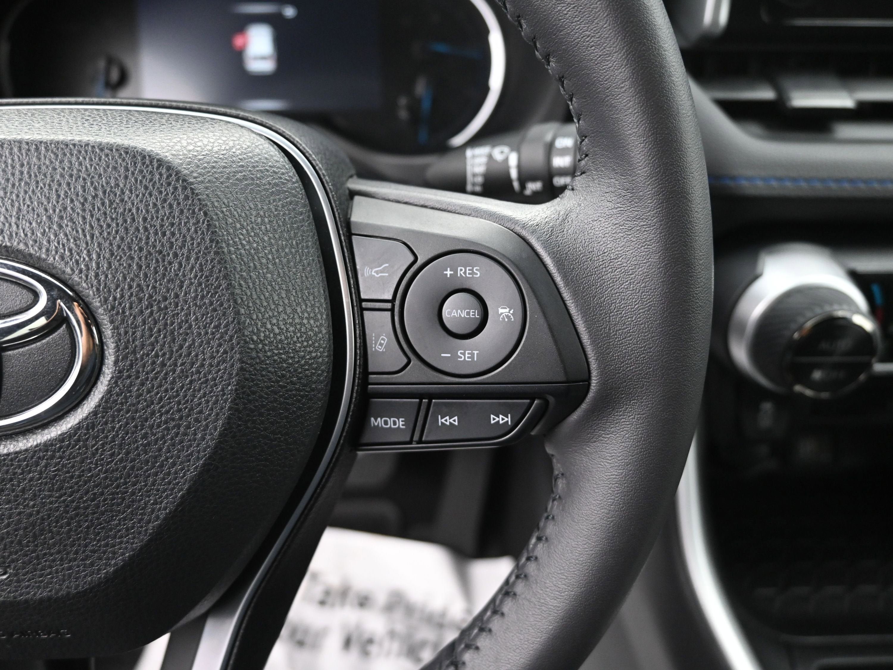 2023 Toyota RAV4 Hybrid SE