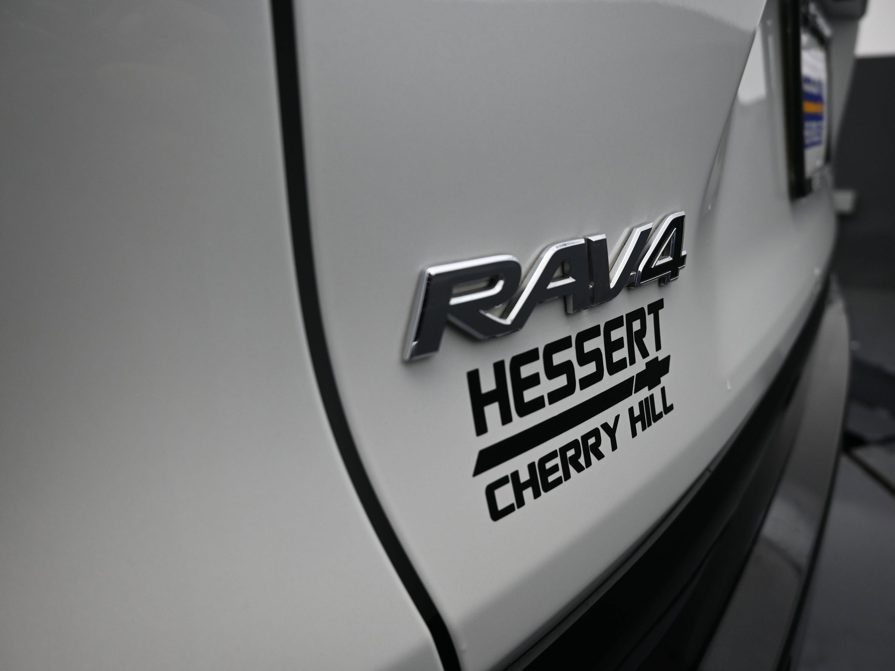 2023 Toyota RAV4 Hybrid SE