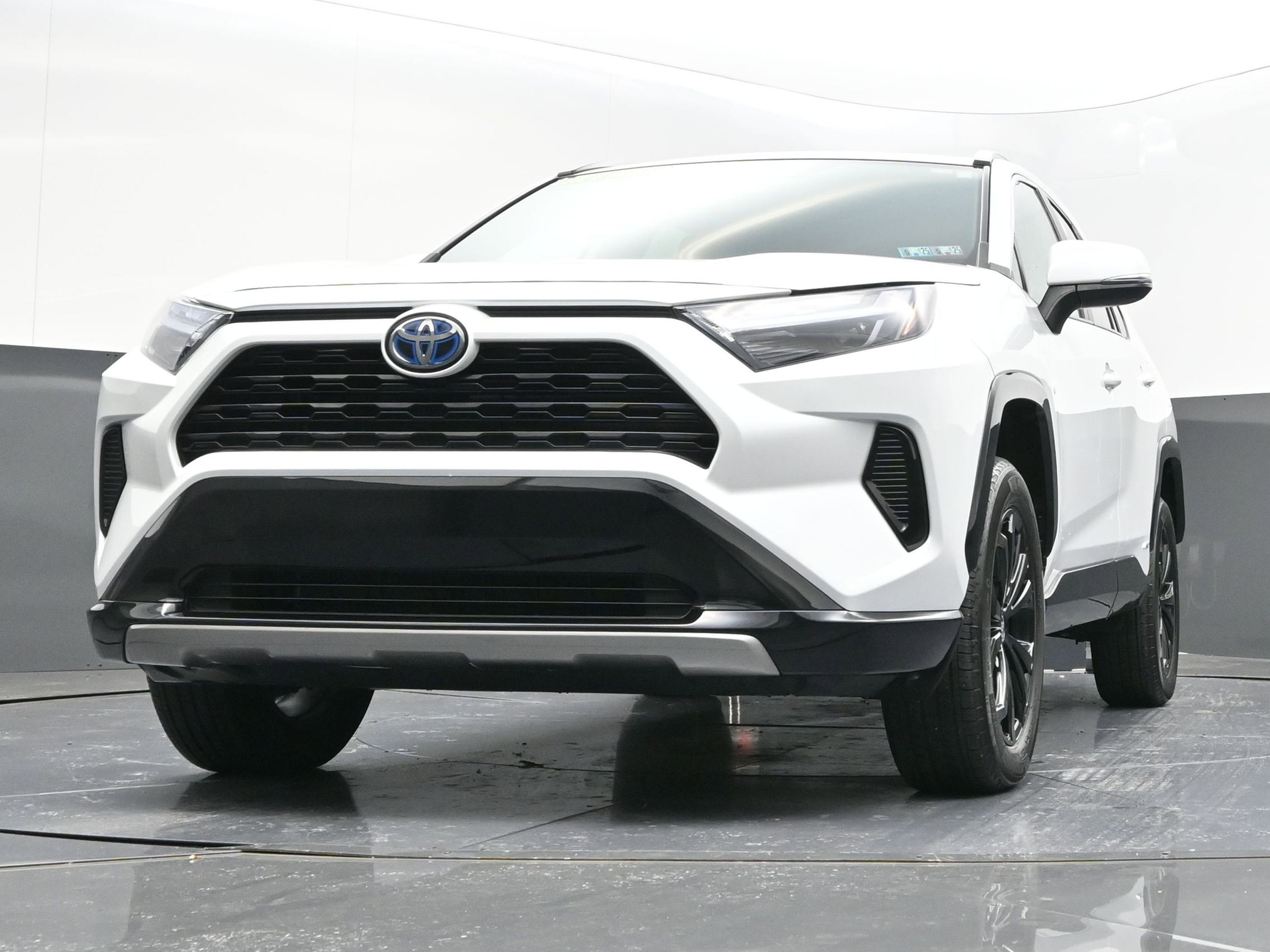 2023 Toyota RAV4 Hybrid SE