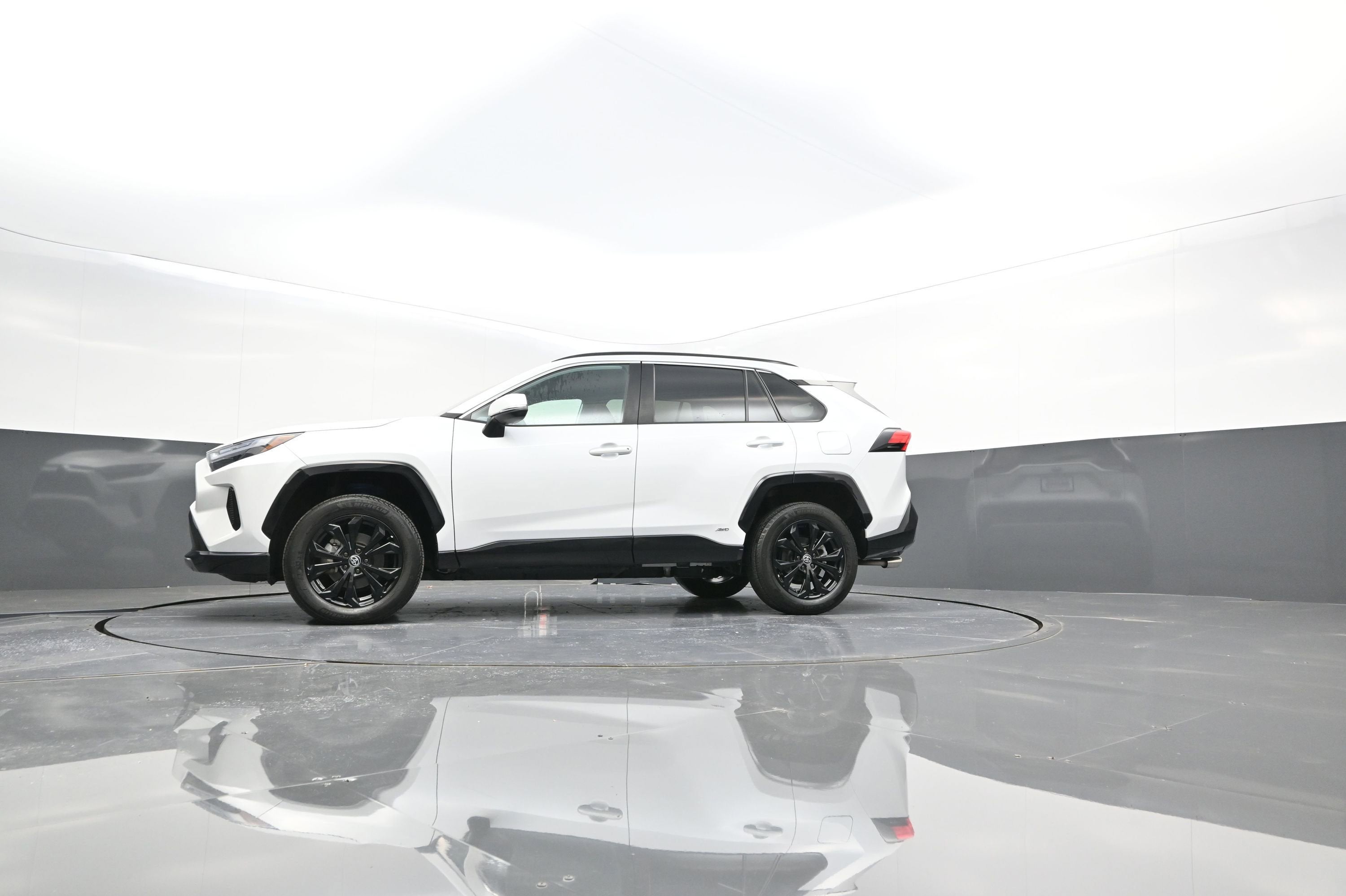 2023 Toyota RAV4 Hybrid SE