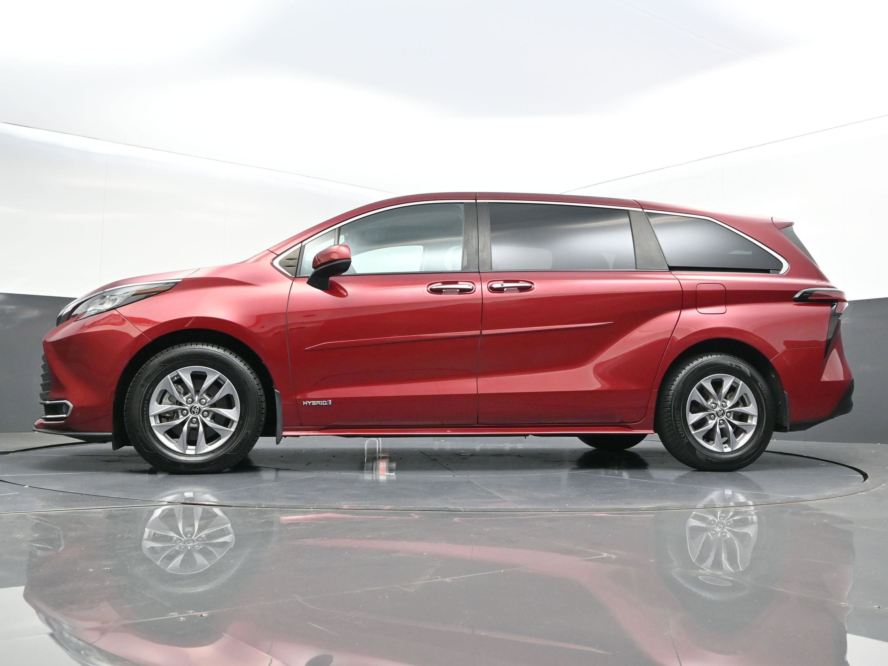 2021 Toyota Sienna XLE