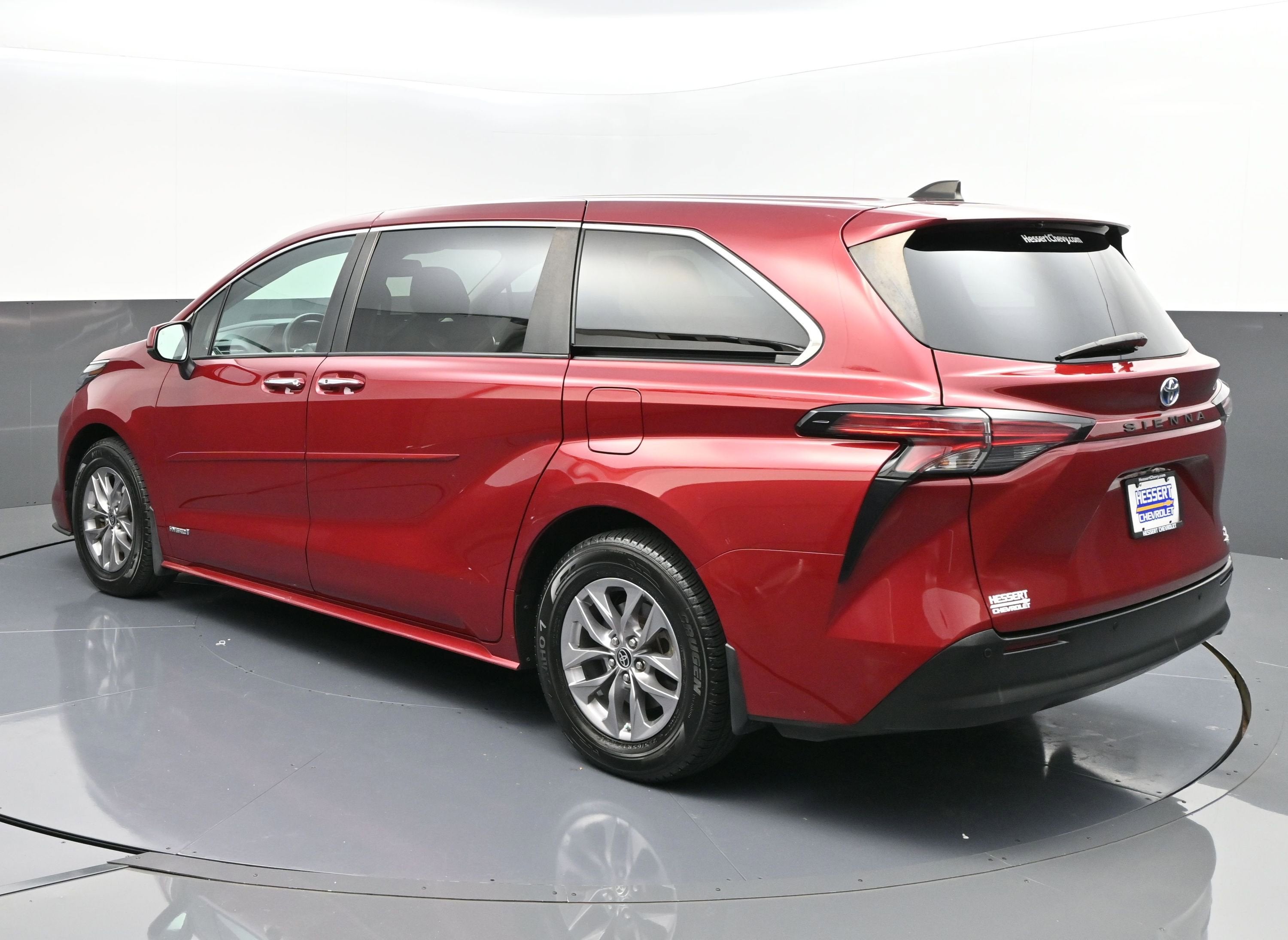 2021 Toyota Sienna XLE