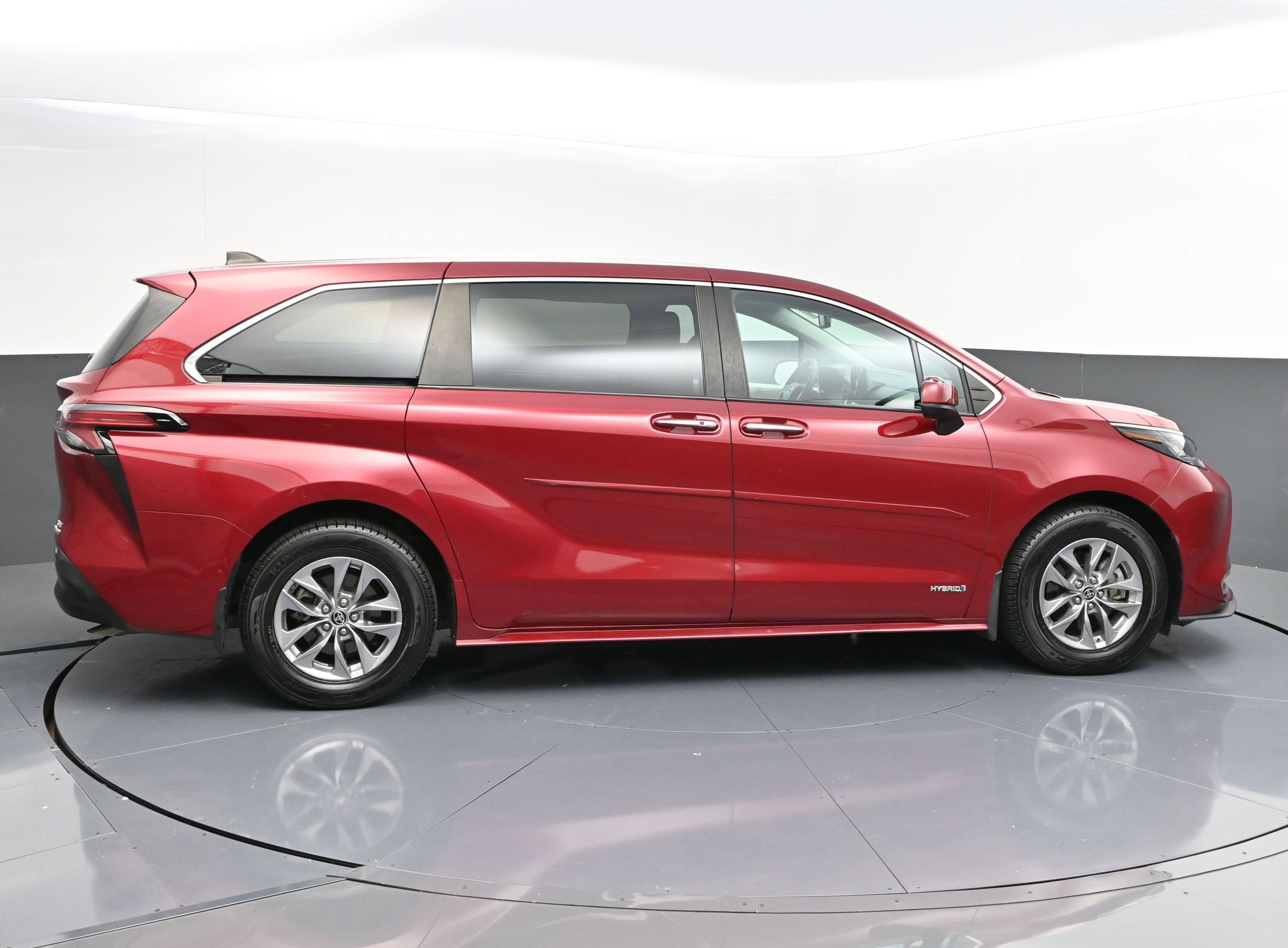 2021 Toyota Sienna XLE