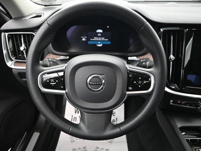 2023 Volvo S60 B5 Plus Dark Theme