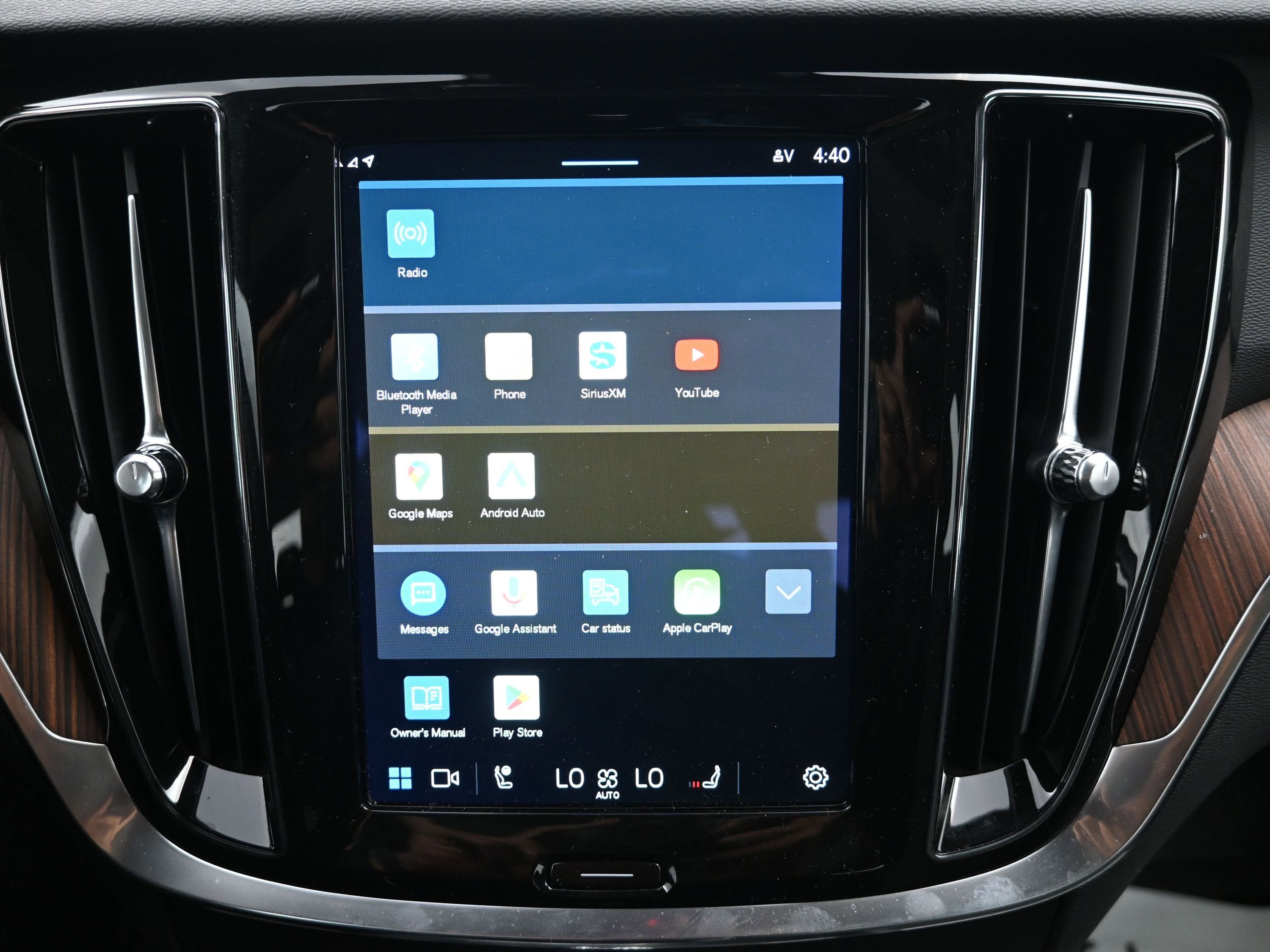 2023 Volvo S60 B5 Plus Dark Theme