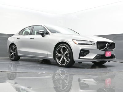 2023 Volvo S60 B5 Plus Dark Theme