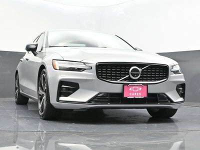 2023 Volvo S60 B5 Plus Dark Theme