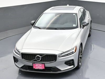 2023 Volvo S60 B5 Plus Dark Theme