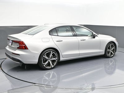 2023 Volvo S60 B5 Plus Dark Theme