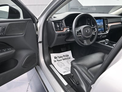 2023 Volvo S60 B5 Plus Dark Theme