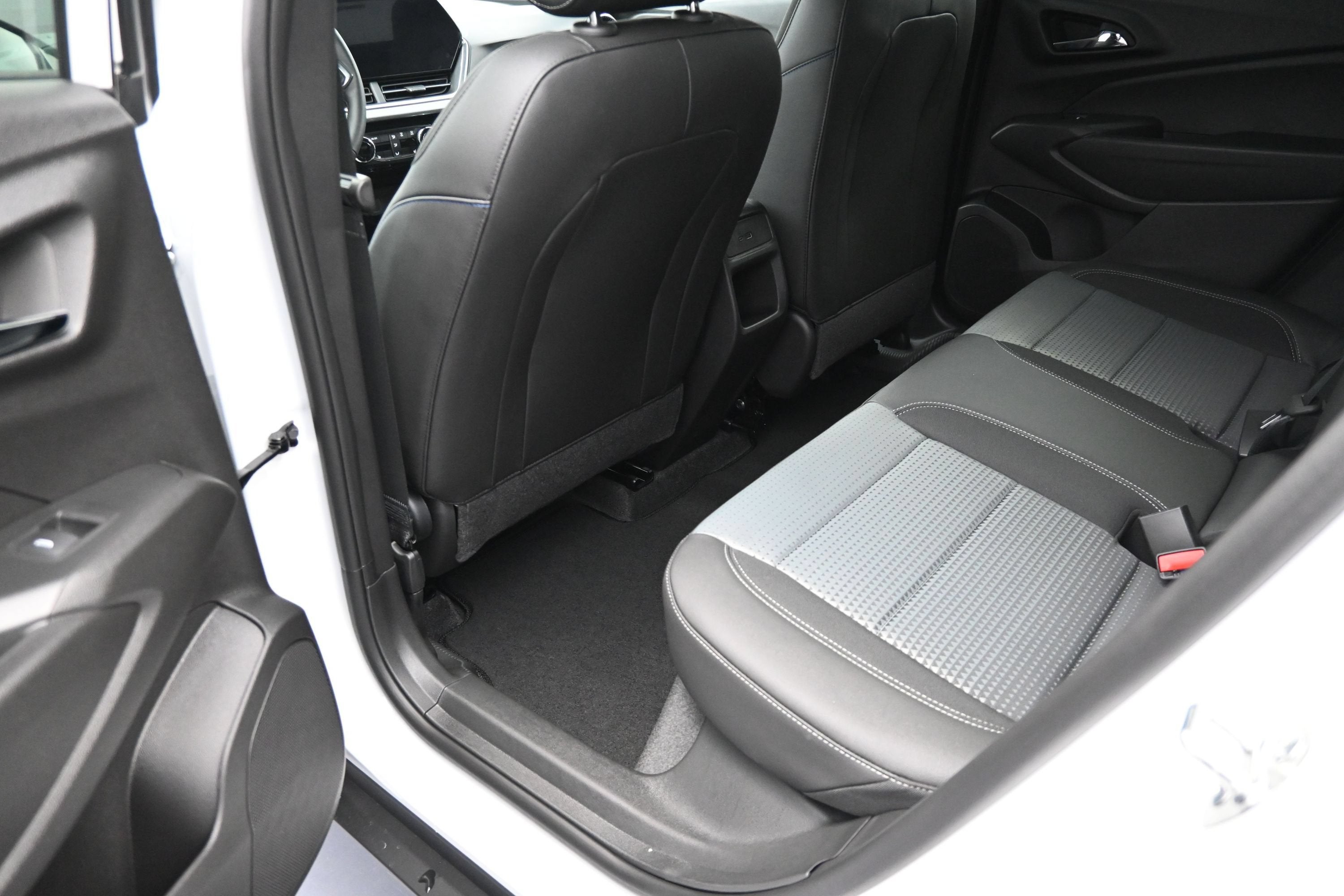 2026 Chevrolet Trax LT - Photo 27