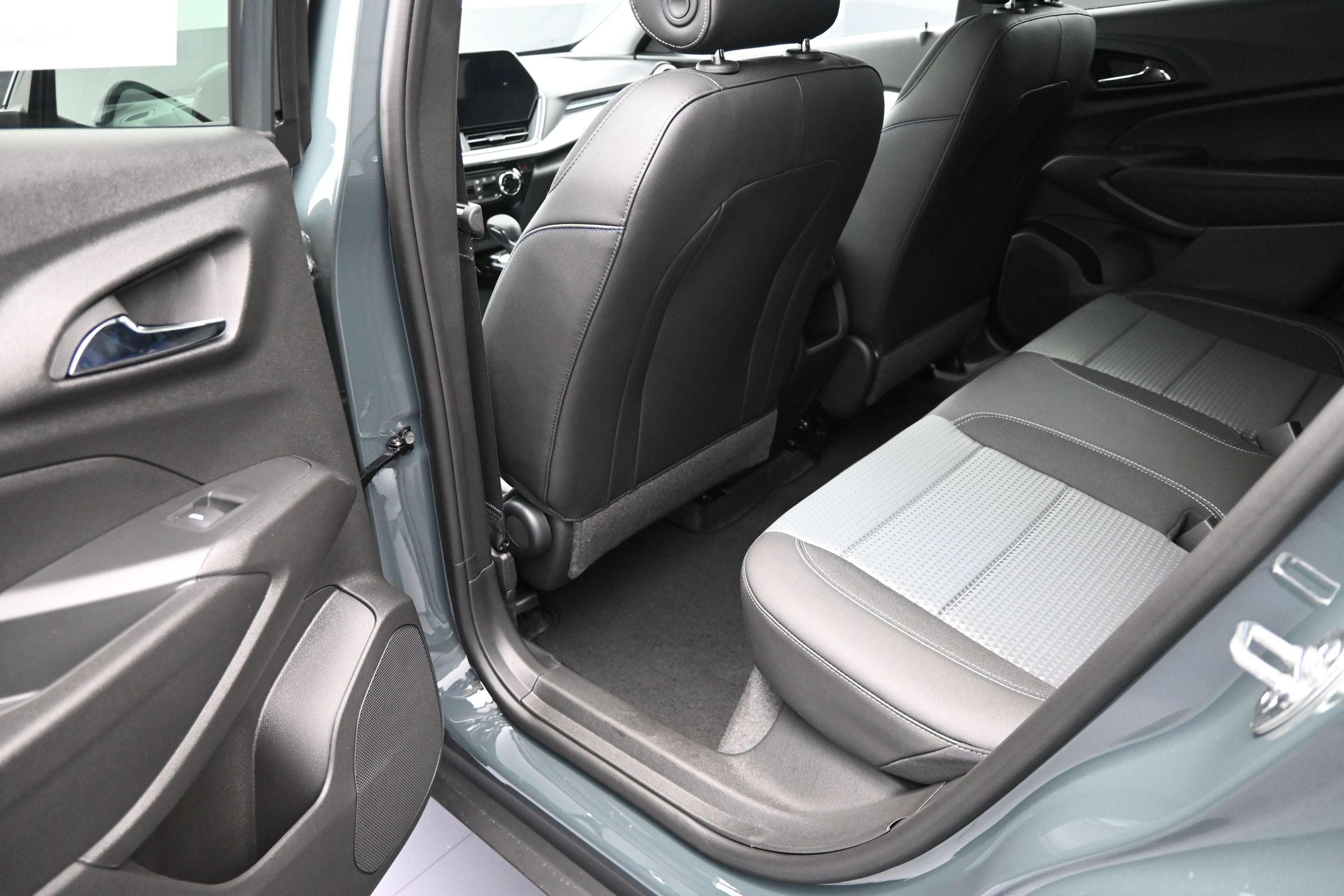 2026 Chevrolet Trax LT - Photo 29