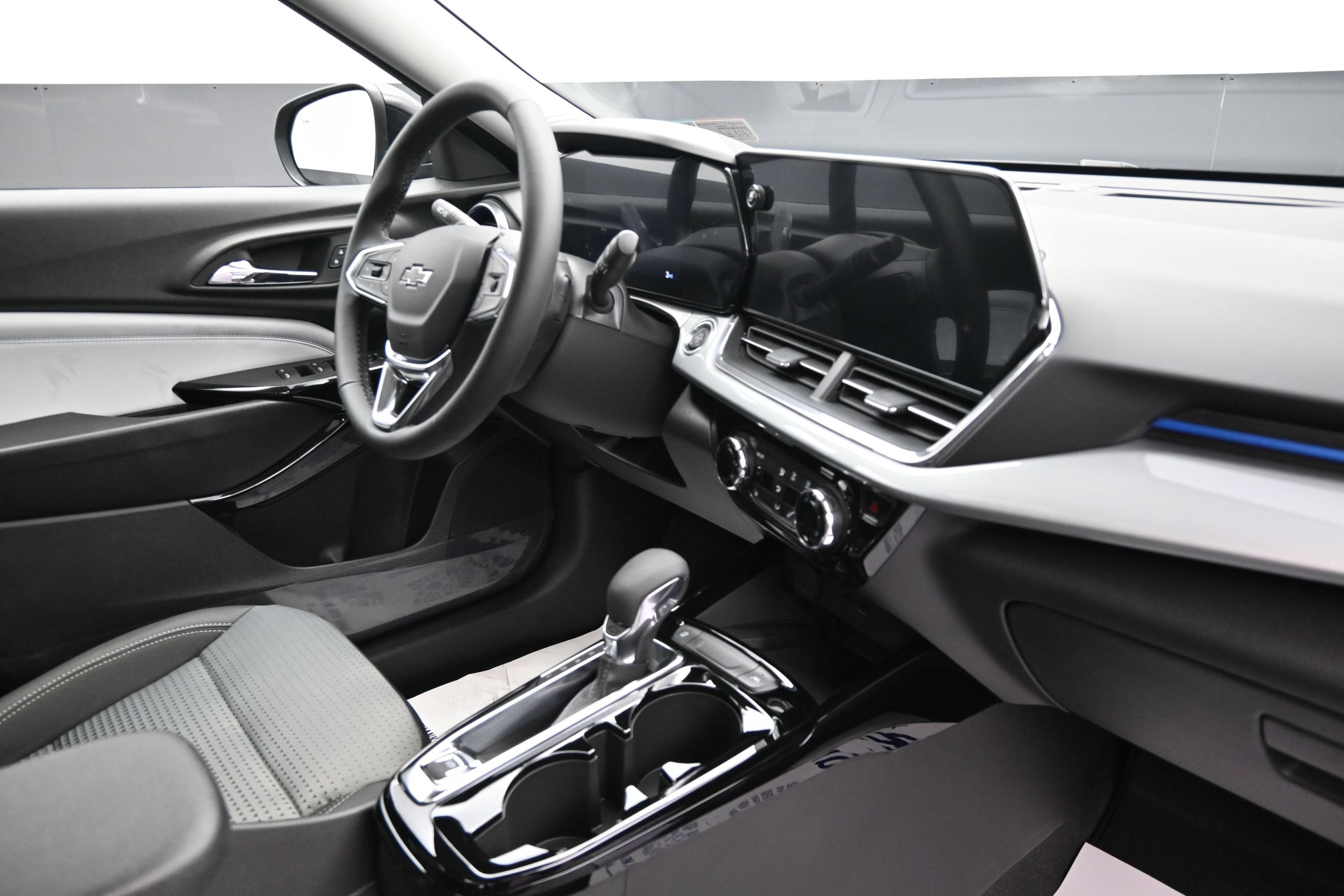 2026 Chevrolet Trax LT - Photo 32