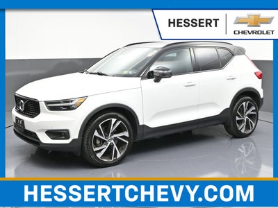 2022 Volvo XC40 T5 R-Design