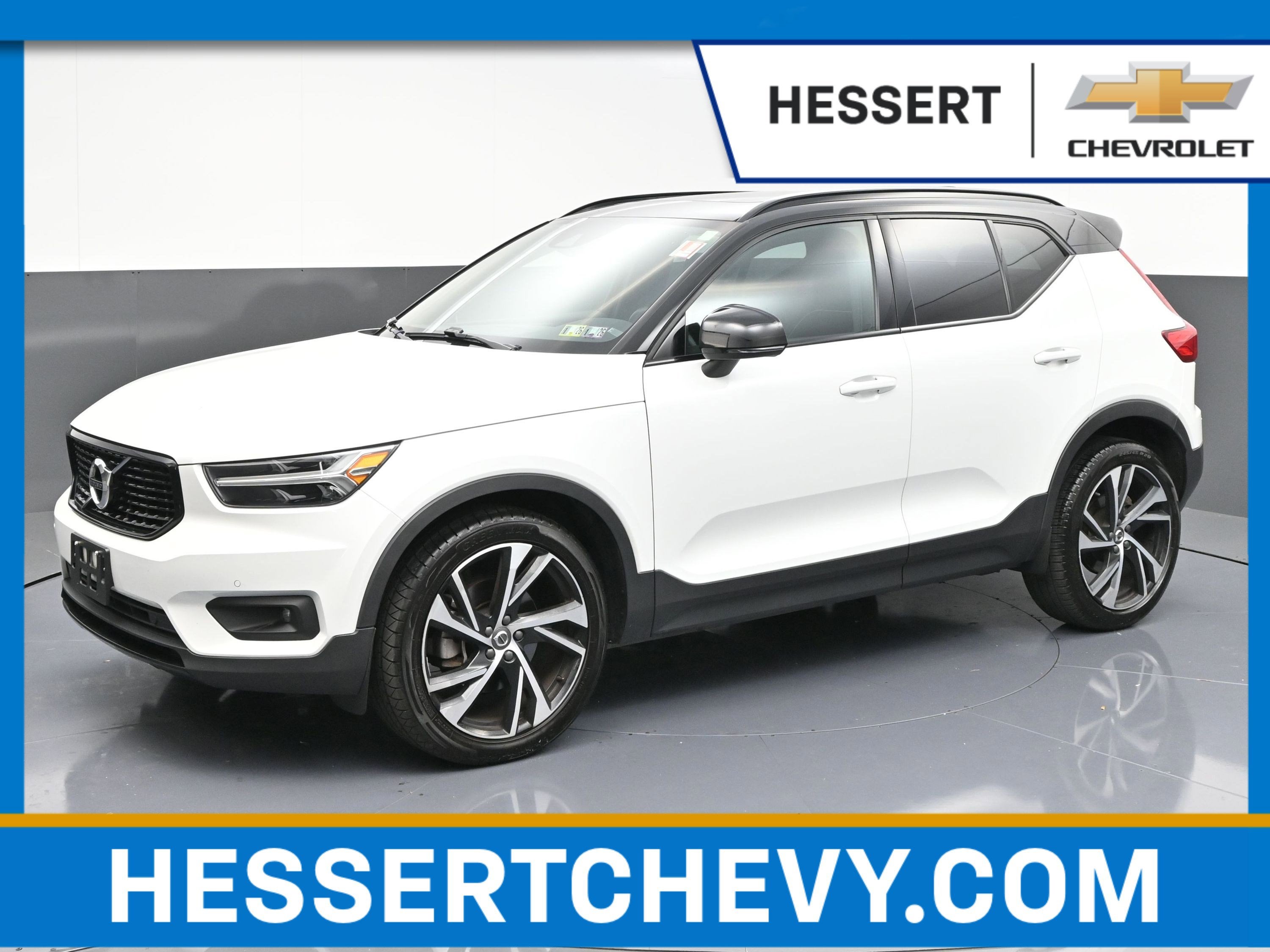 2022 Volvo XC40 T5 R-Design