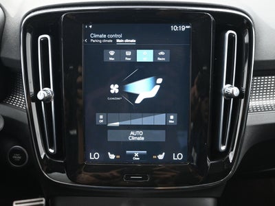 2022 Volvo XC40 T5 R-Design