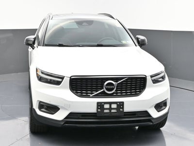 2022 Volvo XC40 T5 R-Design