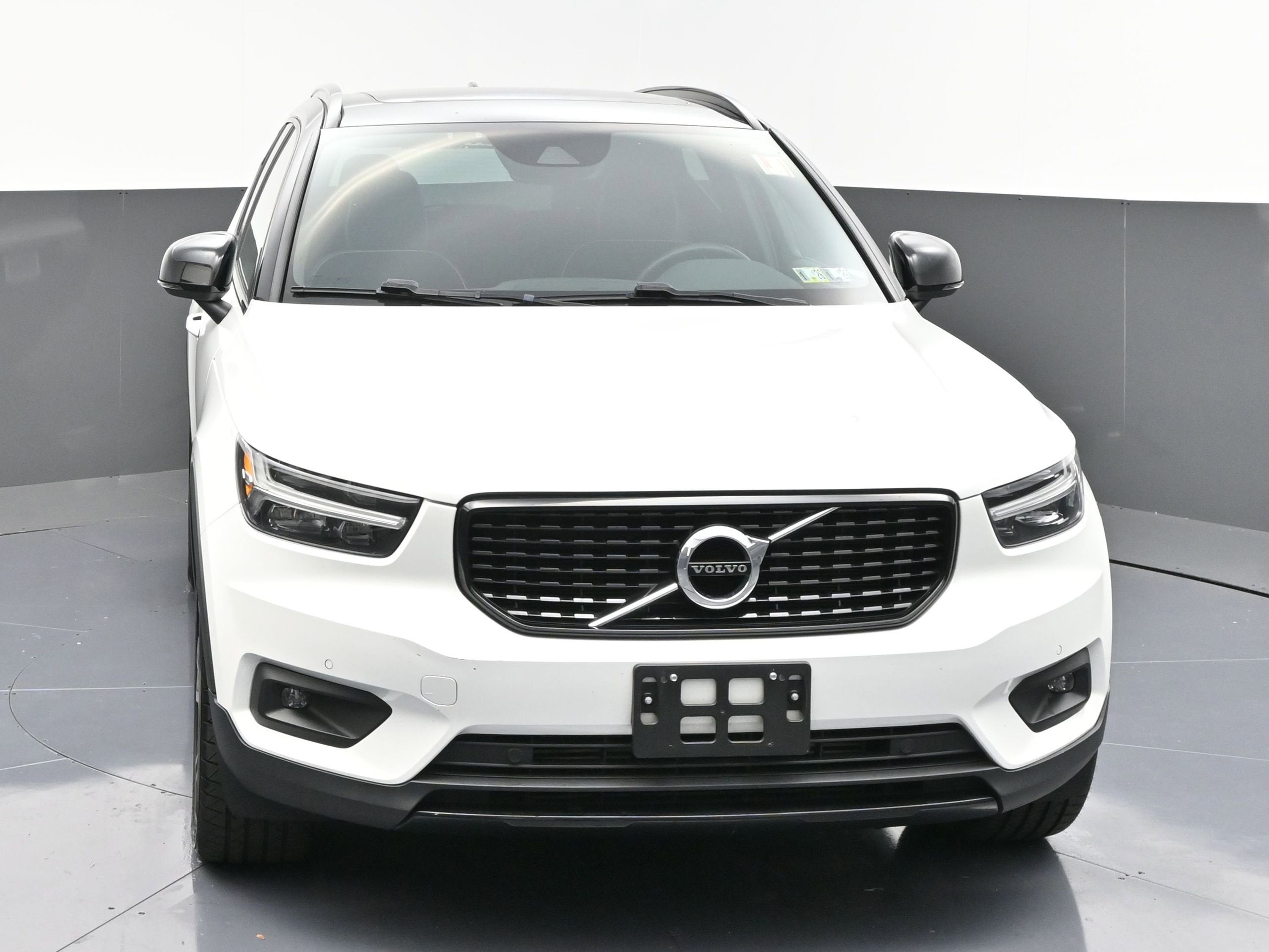 2022 Volvo XC40 T5 R-Design