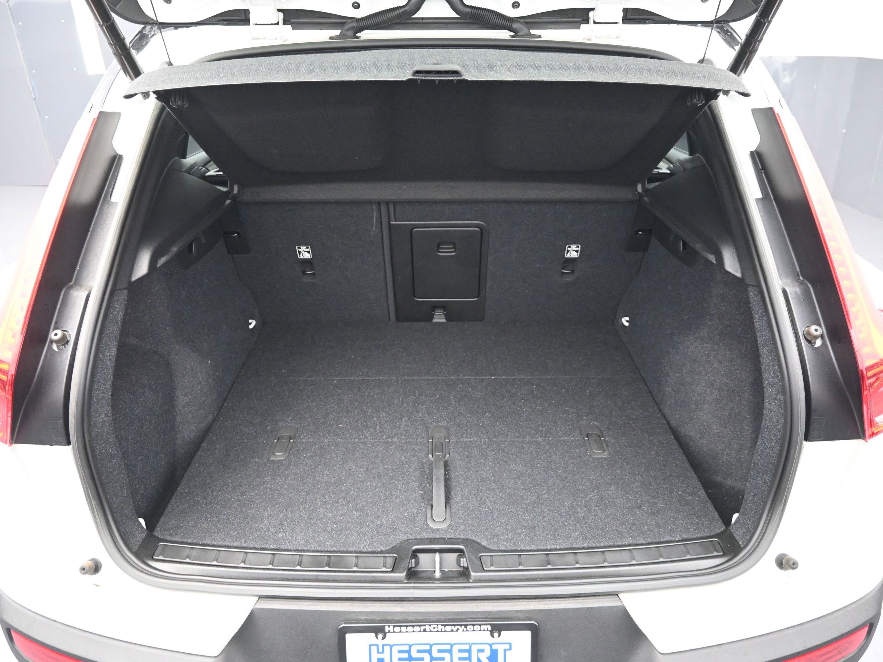 2022 Volvo XC40 T5 R-Design